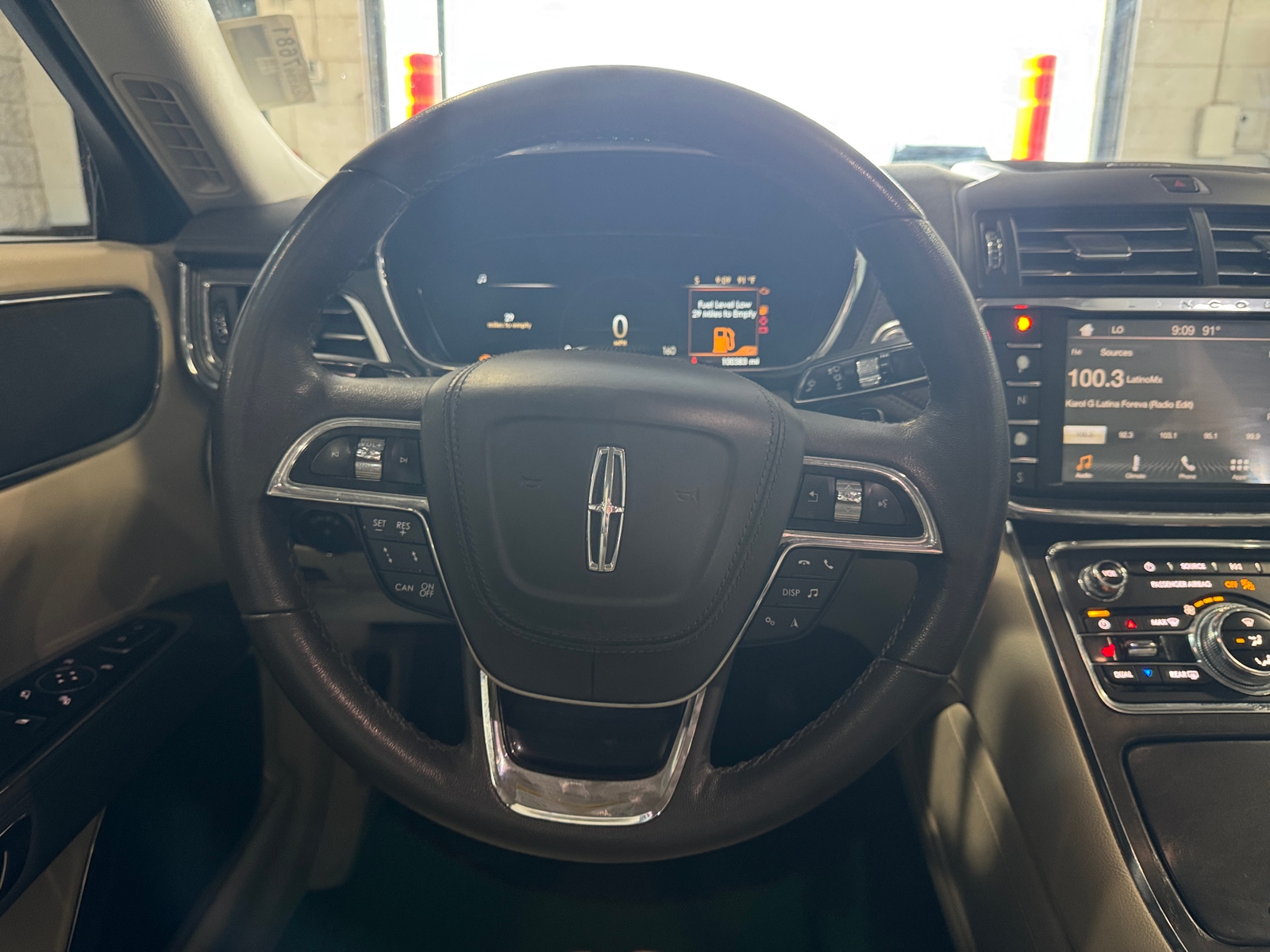 Thumbnail: 2019 Lincoln Continental - 4
