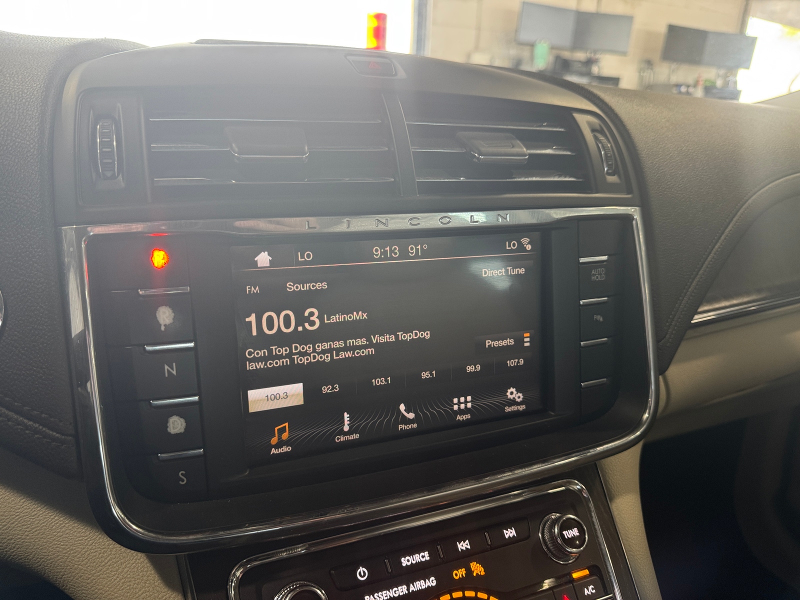 Thumbnail: 2019 Lincoln Continental - 3