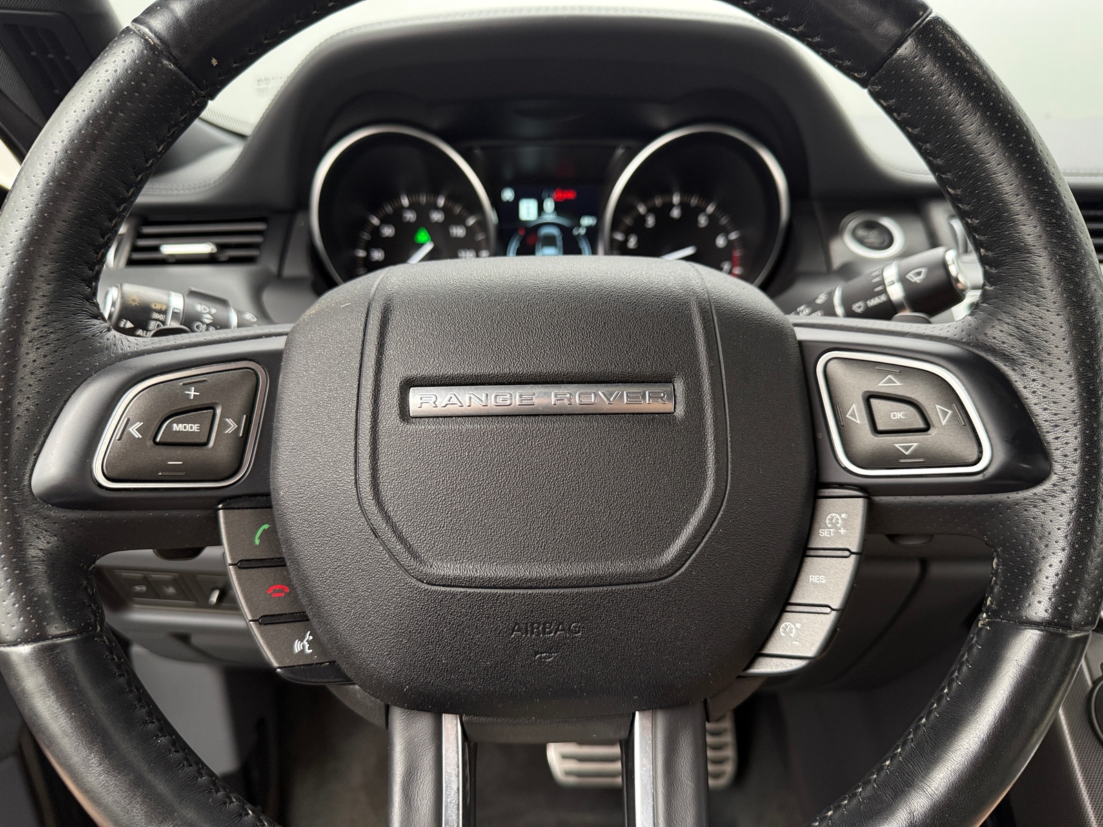 Thumbnail: 2018 Land Rover Range Rover Evoque - 4