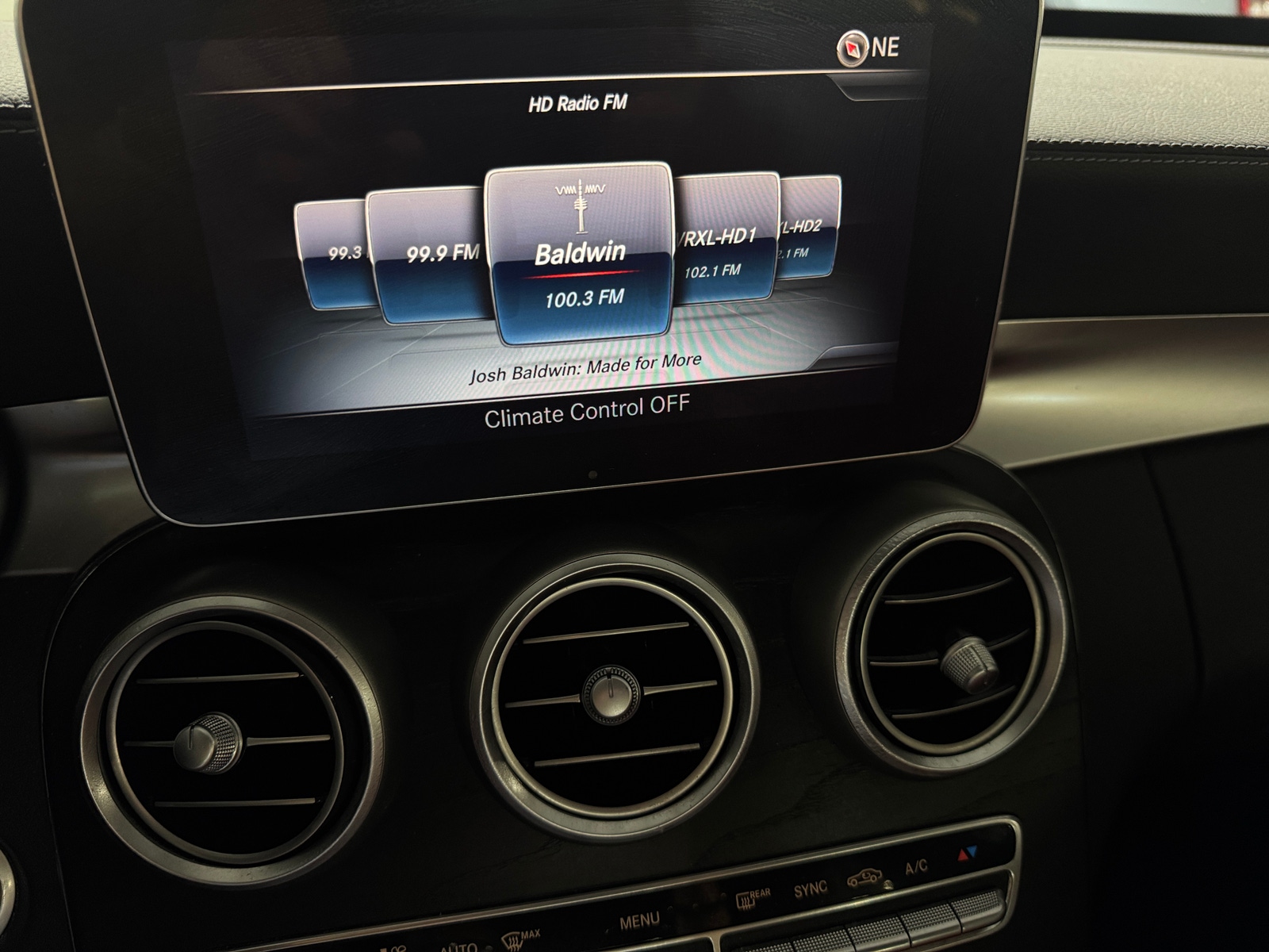 Thumbnail: 2016 Mercedes-Benz C-Class - 3