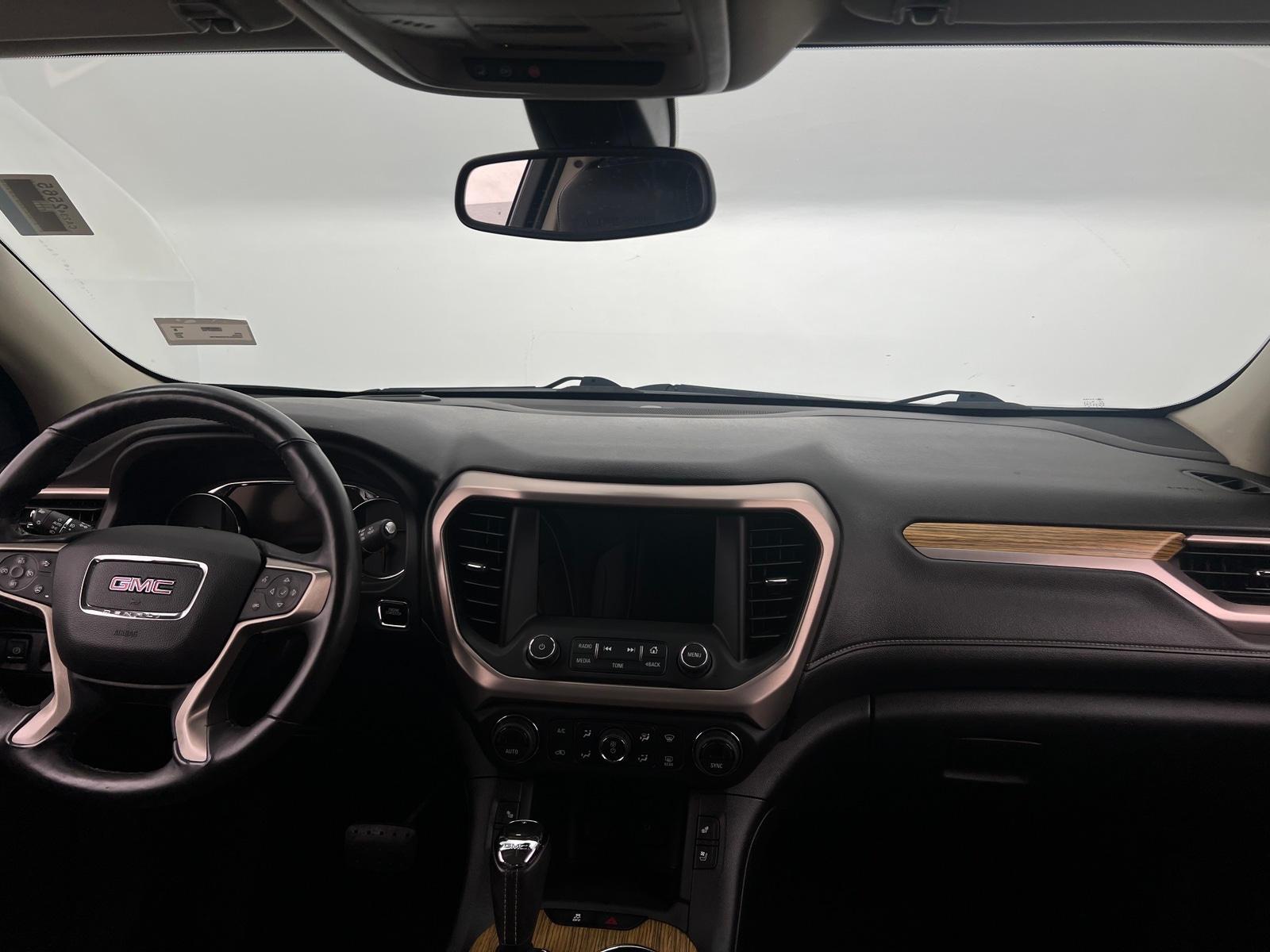 Thumbnail: 2017 GMC Acadia - 2