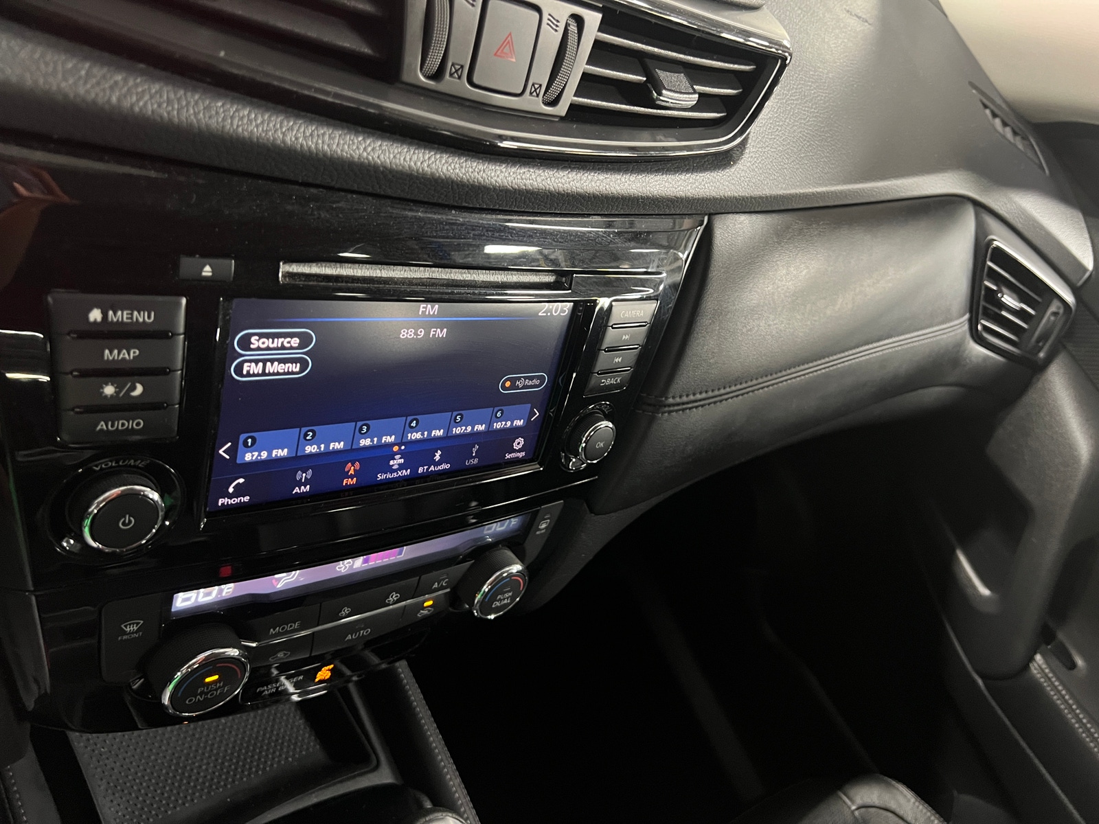 Thumbnail: 2018 Nissan Rogue - 3