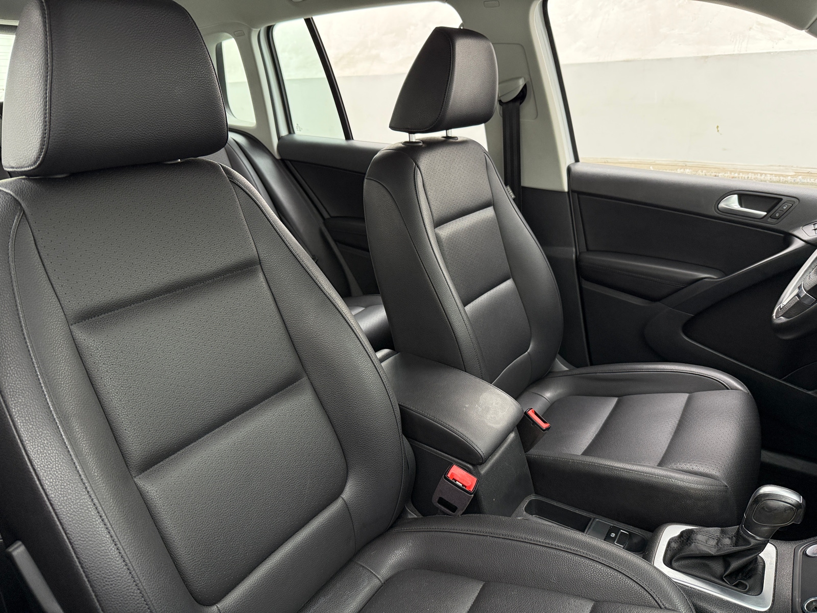 Thumbnail: 2017 Volkswagen Tiguan - 2