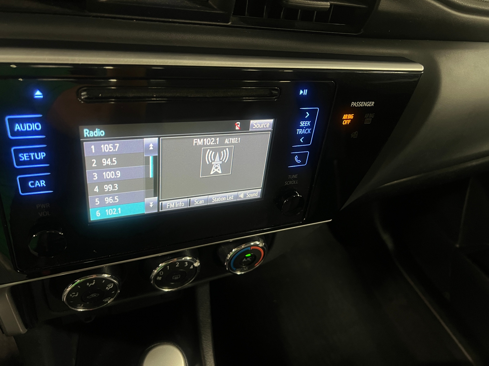 Thumbnail: 2017 Toyota Corolla - 4