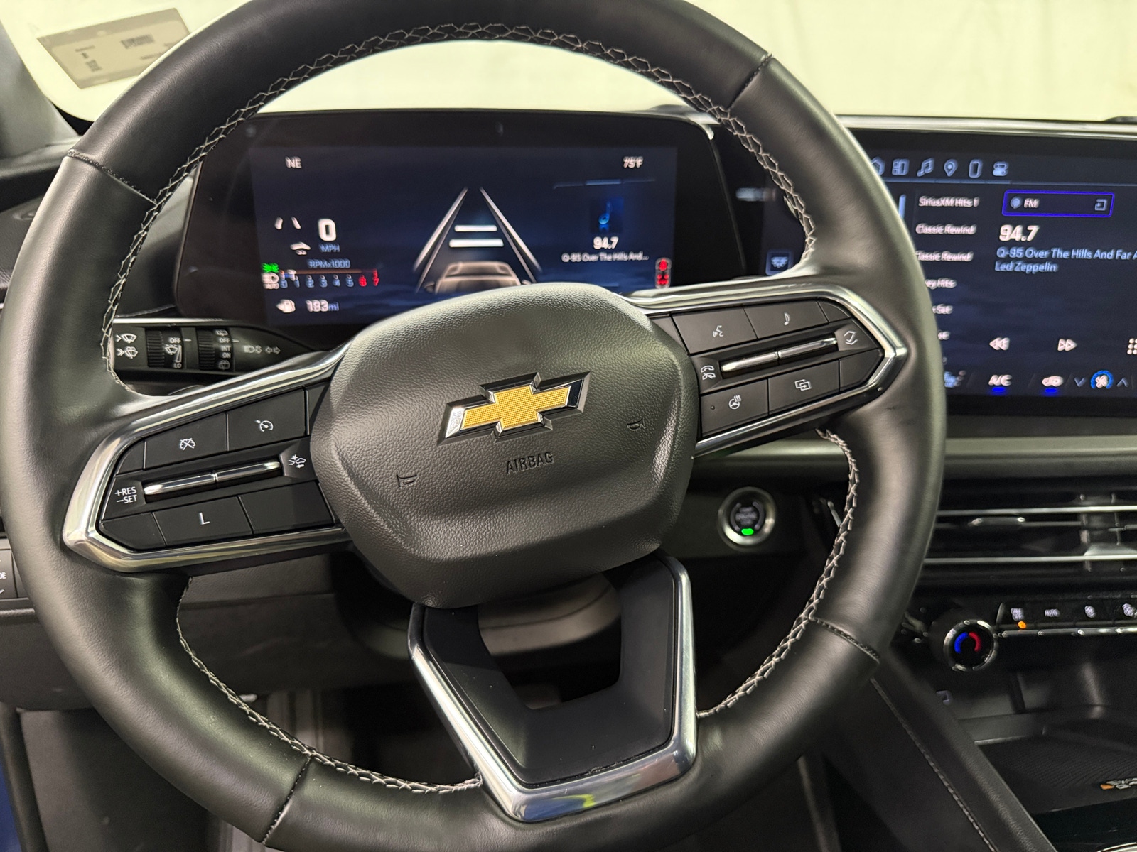 Thumbnail: 2025 Chevrolet Traverse - 5