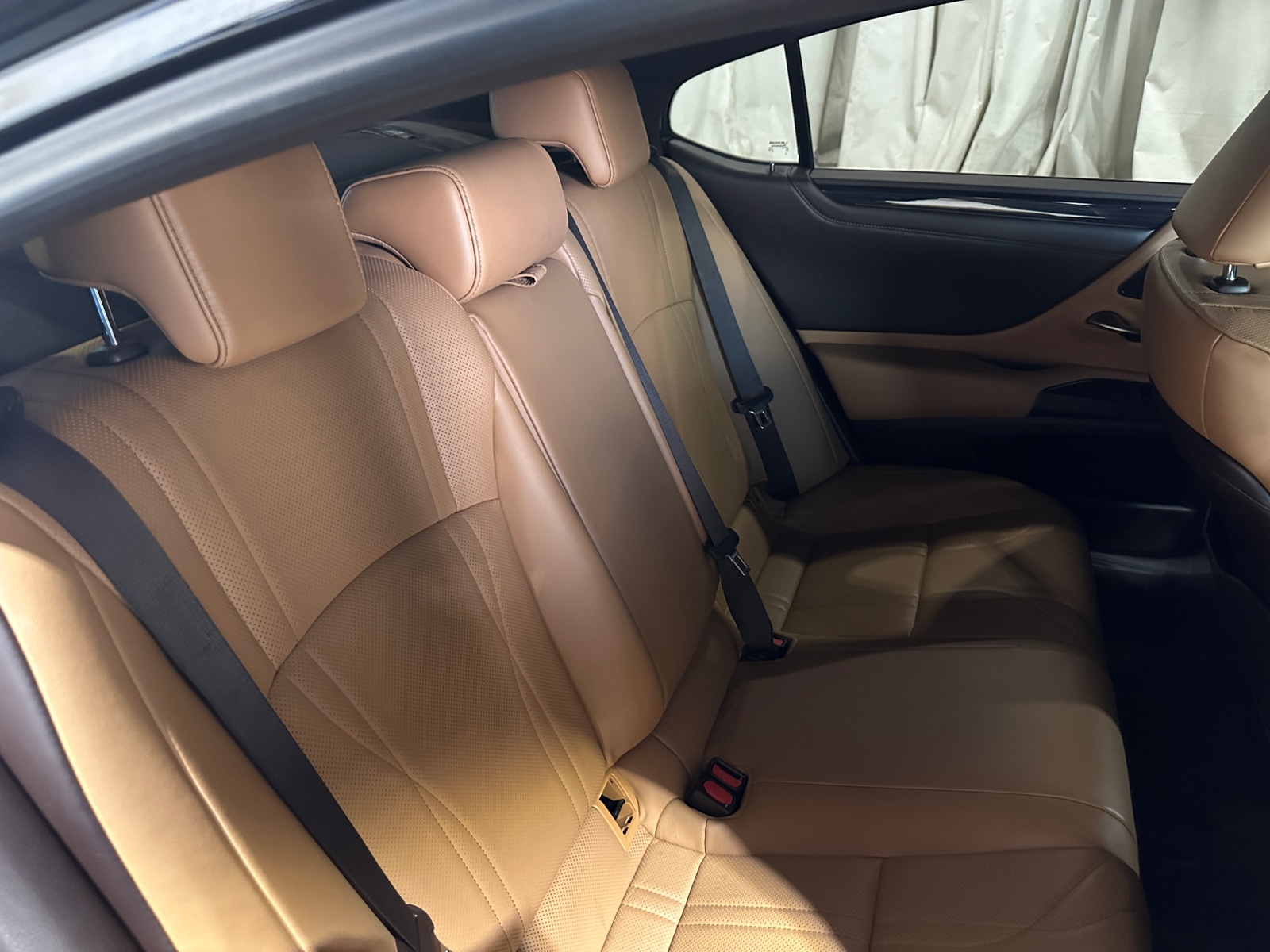 Thumbnail: 2021 Lexus ES - 5