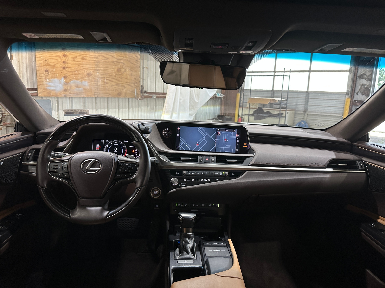 Thumbnail: 2021 Lexus ES - 2