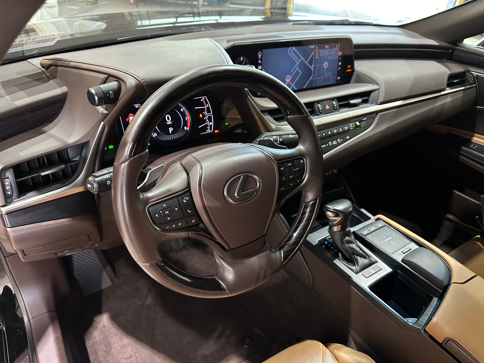 Thumbnail: 2021 Lexus ES - 4
