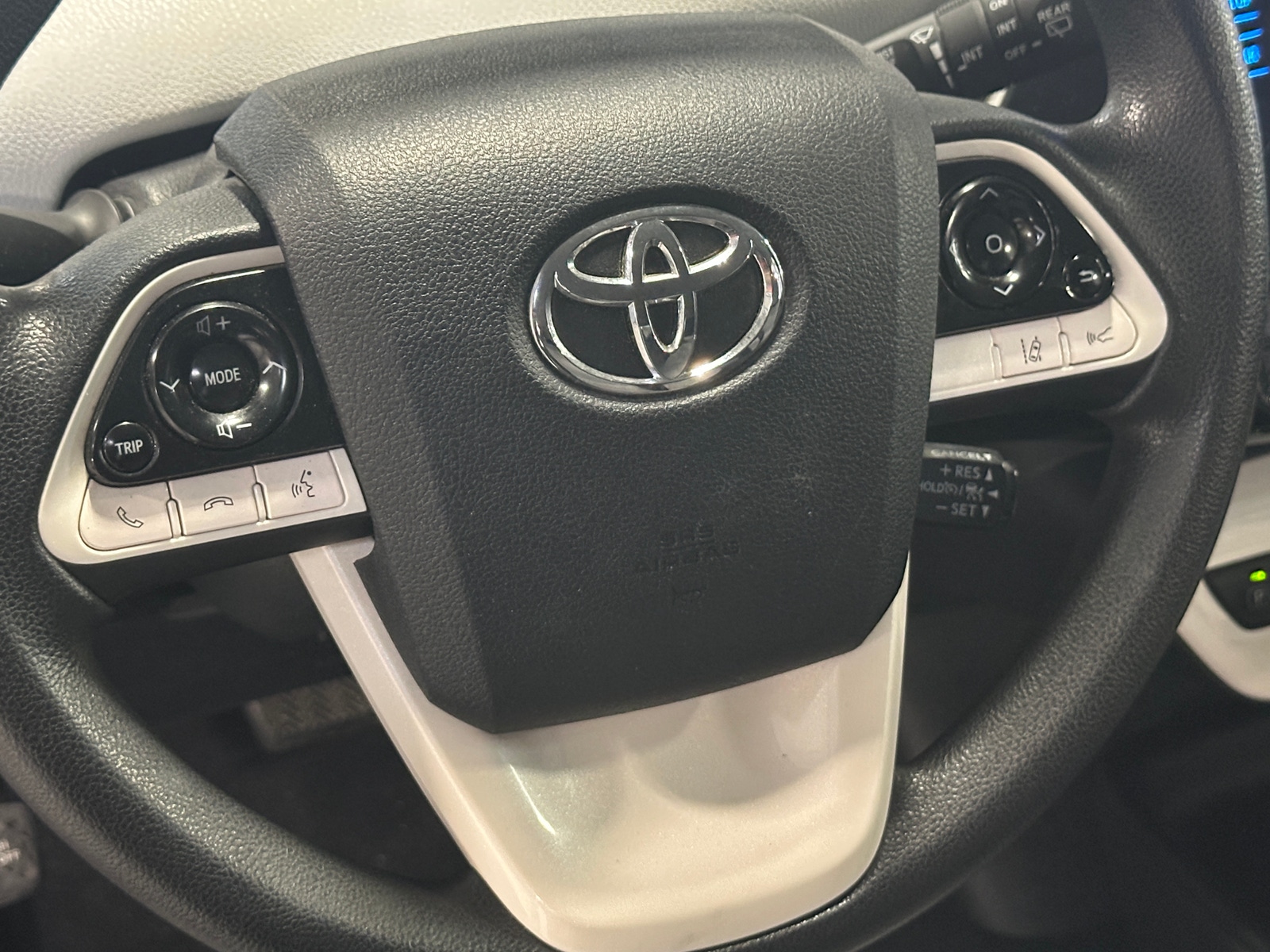 Thumbnail: 2017 Toyota Prius - 5