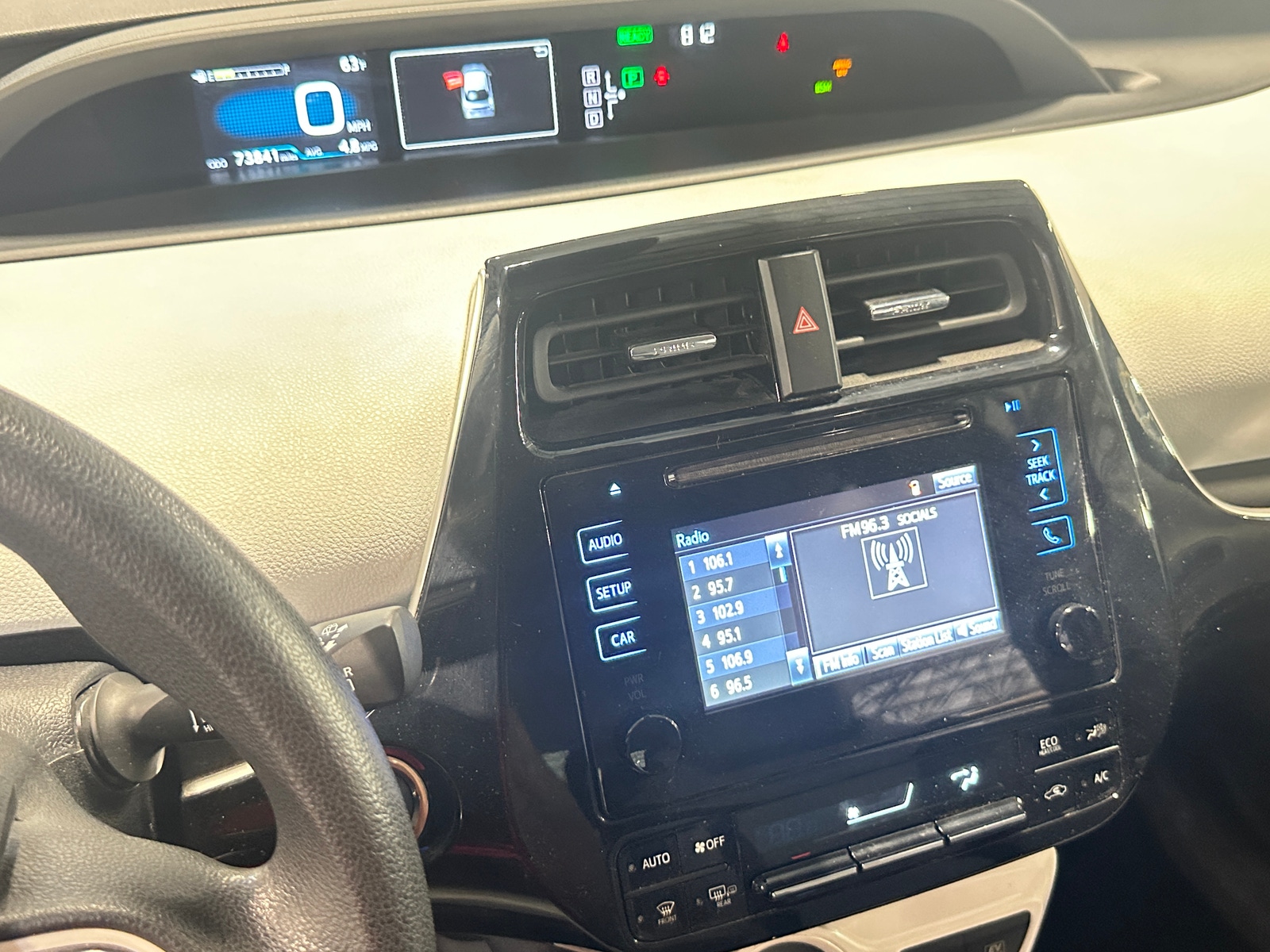 Thumbnail: 2017 Toyota Prius - 4