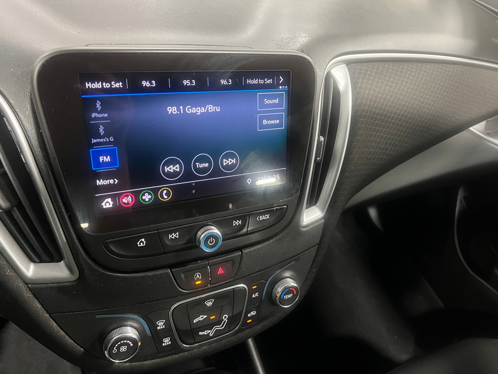 Thumbnail: 2020 Chevrolet Malibu - 4
