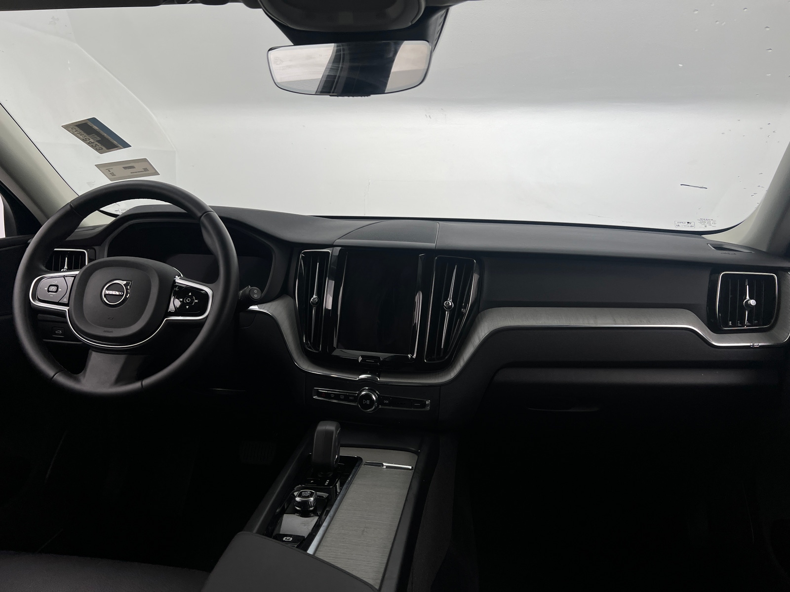Thumbnail: 2025 Volvo XC60 - 2