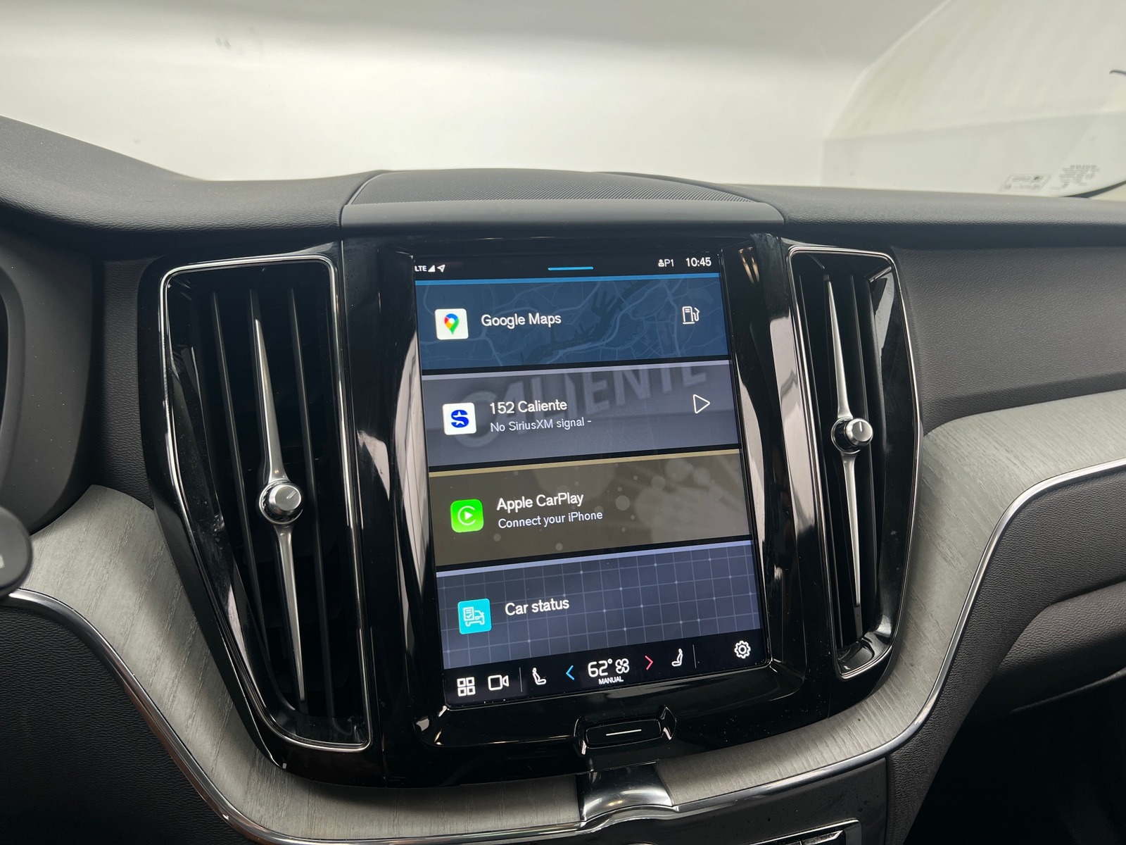 Thumbnail: 2025 Volvo XC60 - 3