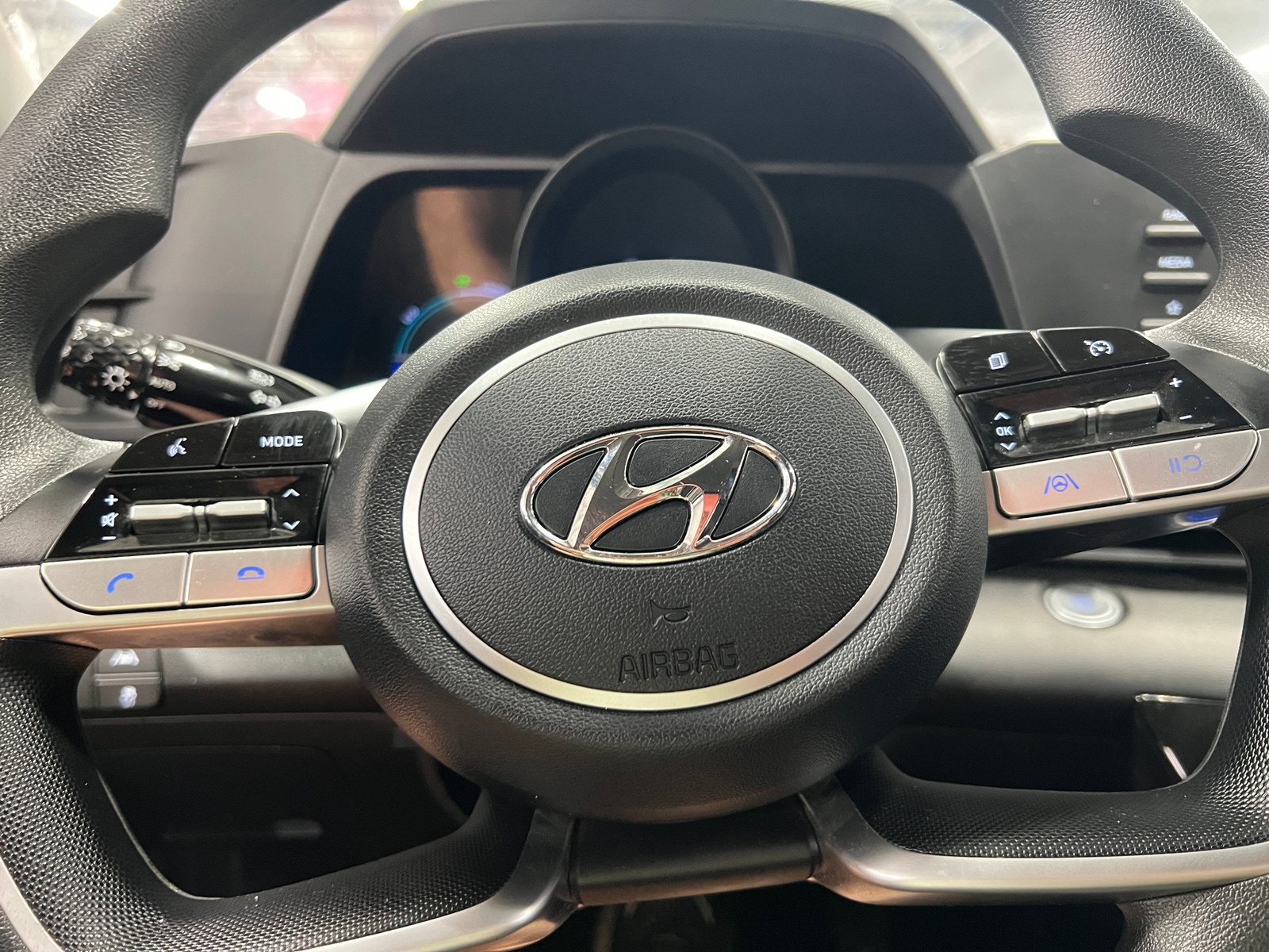 Thumbnail: 2022 Hyundai Elantra - 5