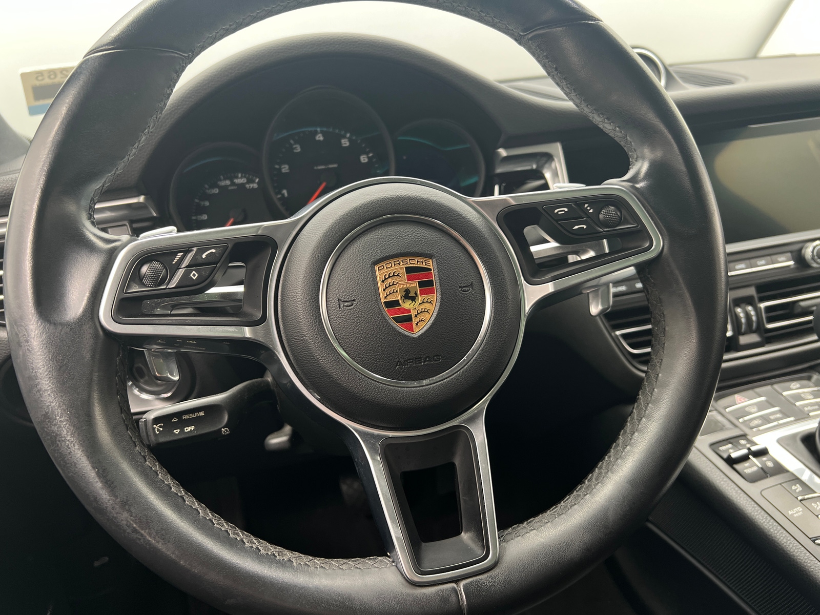 Thumbnail: 2019 Porsche Macan - 4