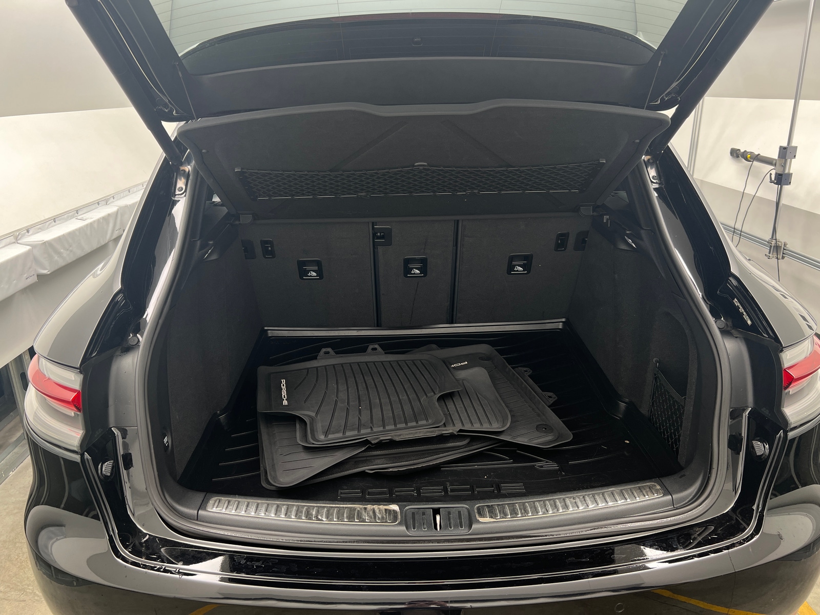 Thumbnail: 2019 Porsche Macan - 6
