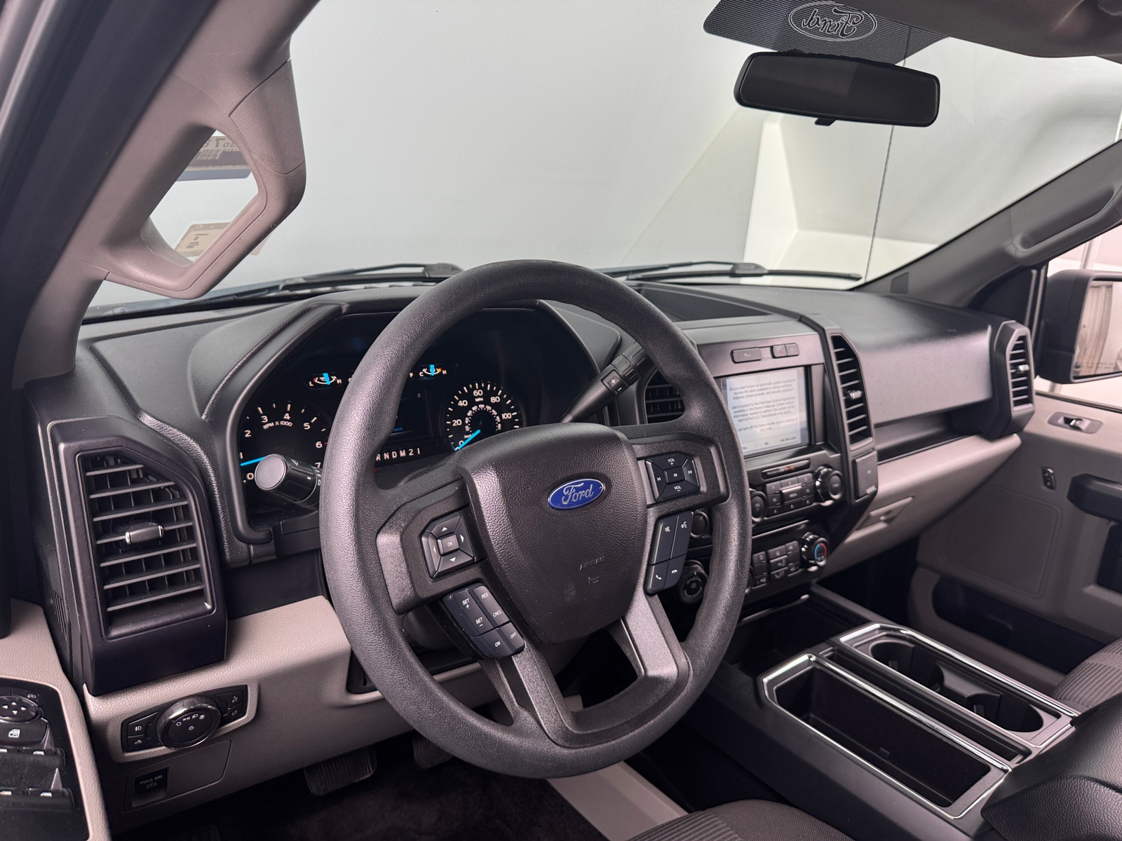 Thumbnail: 2017 Ford Econoline - 3