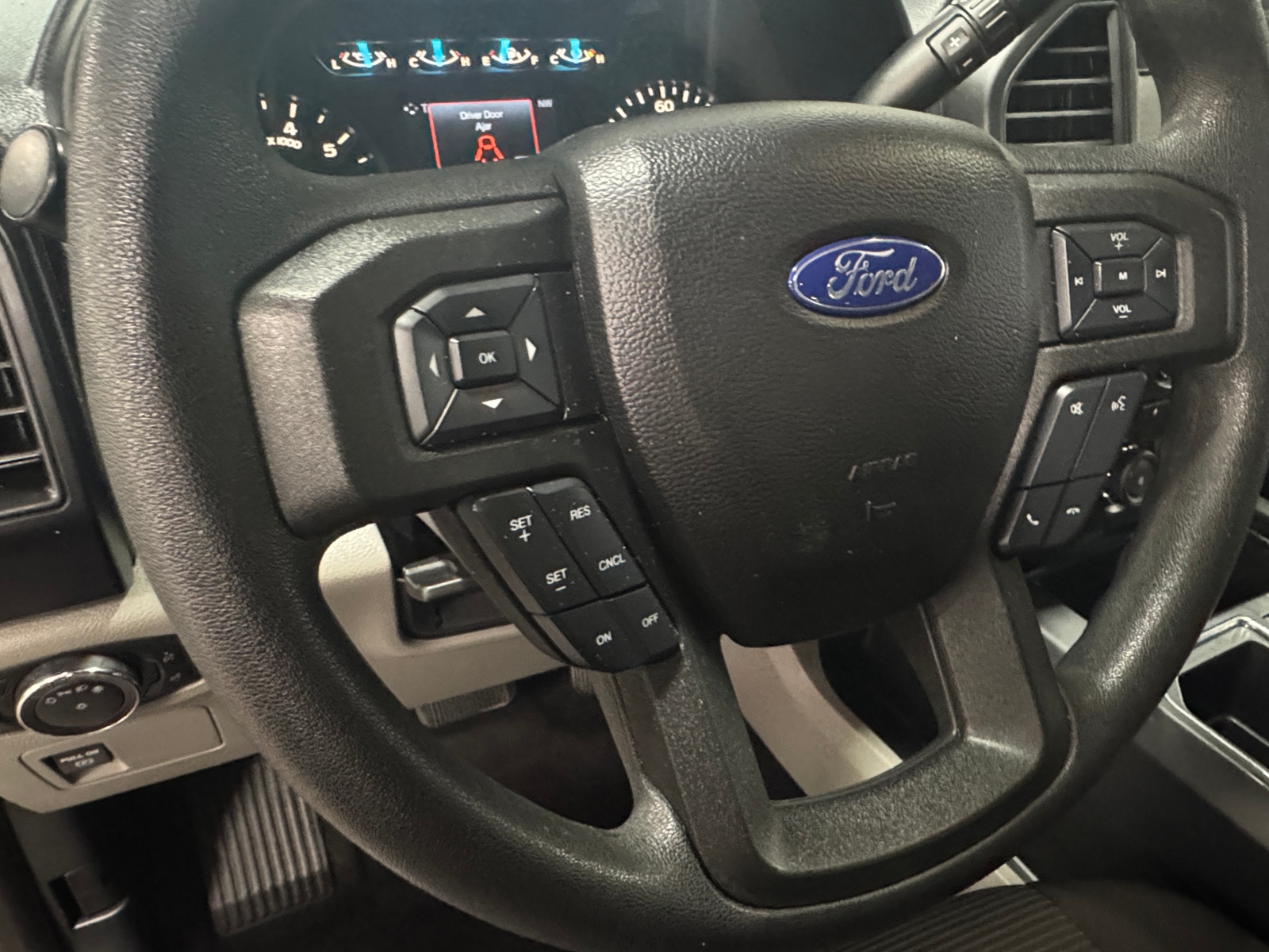 Thumbnail: 2017 Ford Econoline - 5