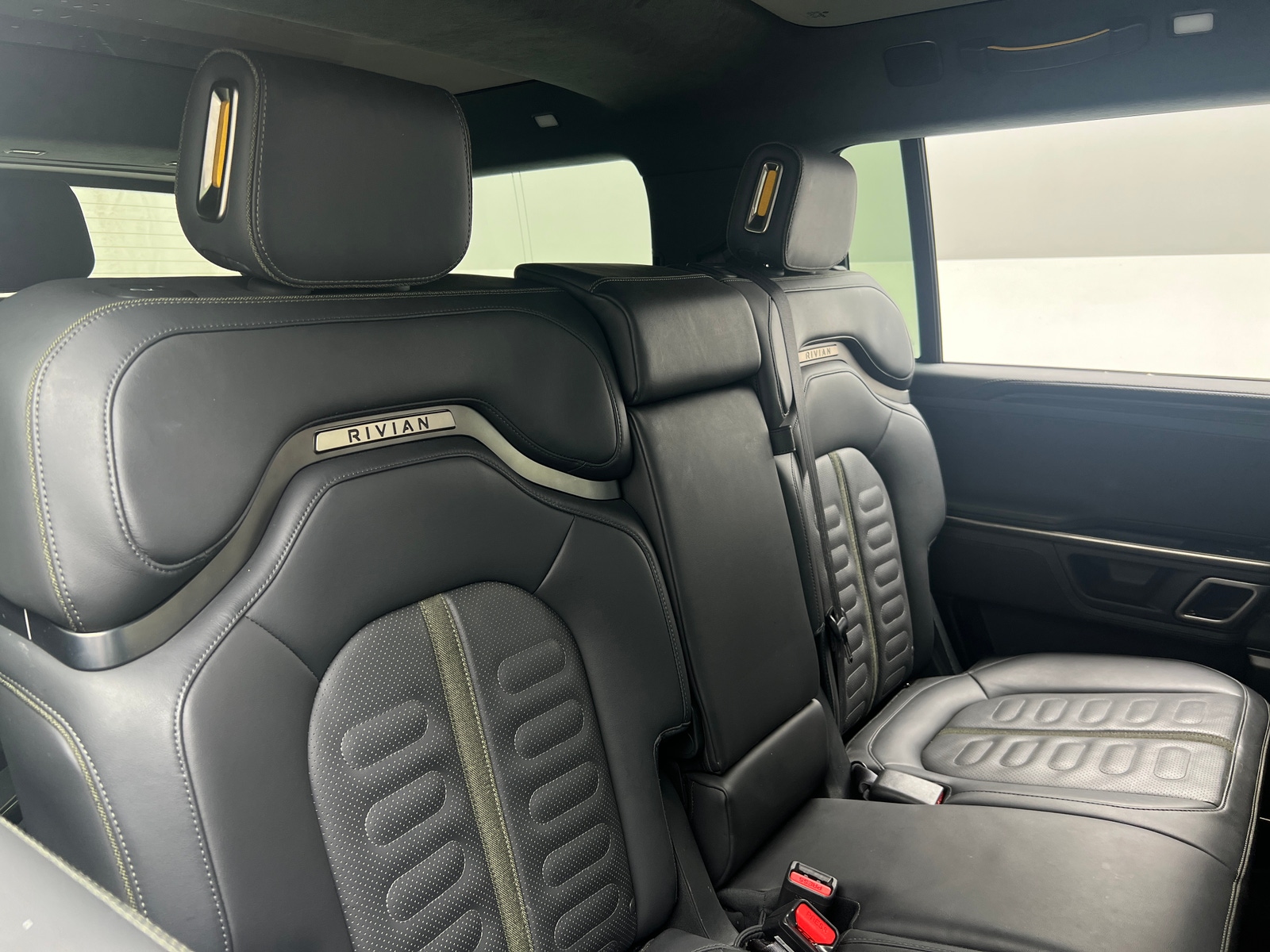 Thumbnail: 2023 Rivian R1S - 5