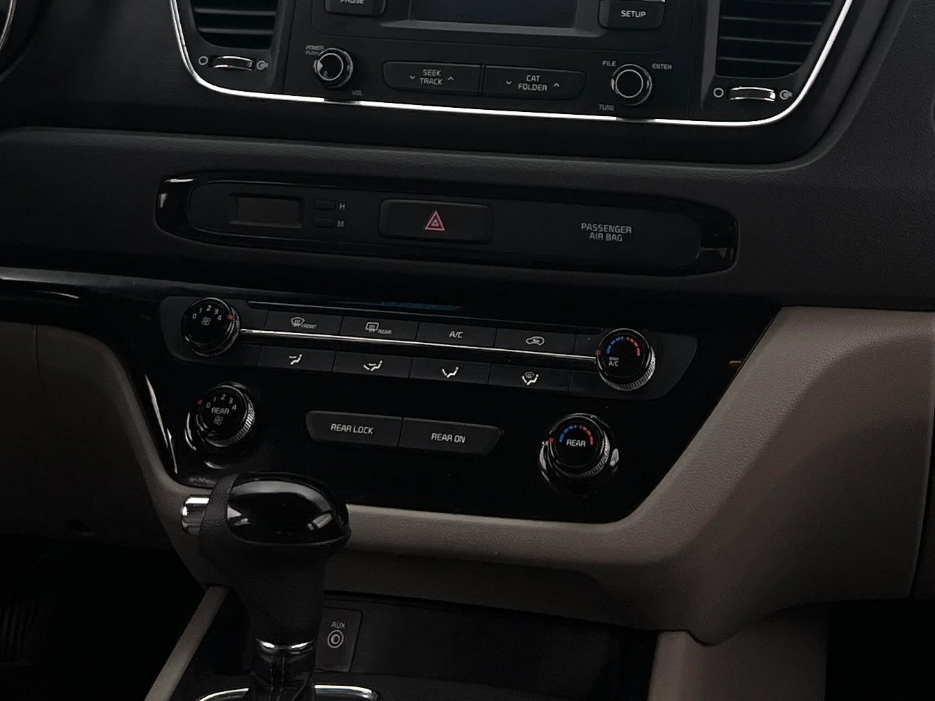 Thumbnail: 2016 Kia Sedona - 3