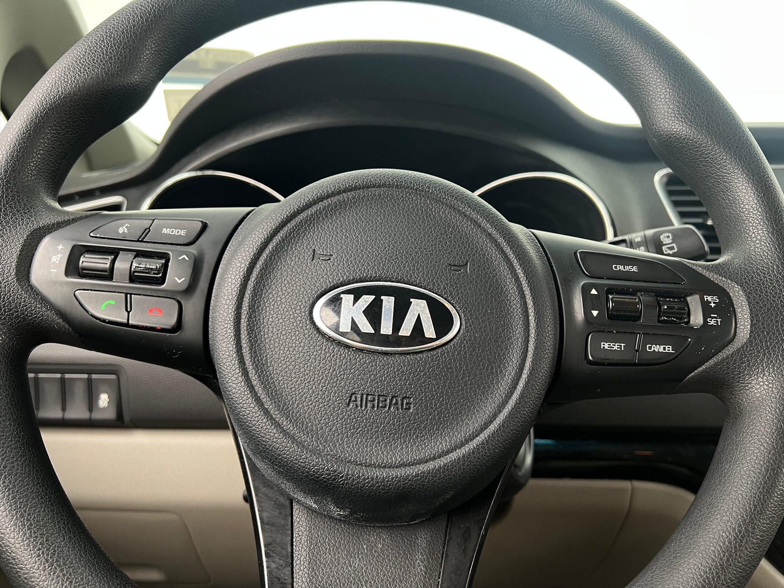 Thumbnail: 2016 Kia Sedona - 5