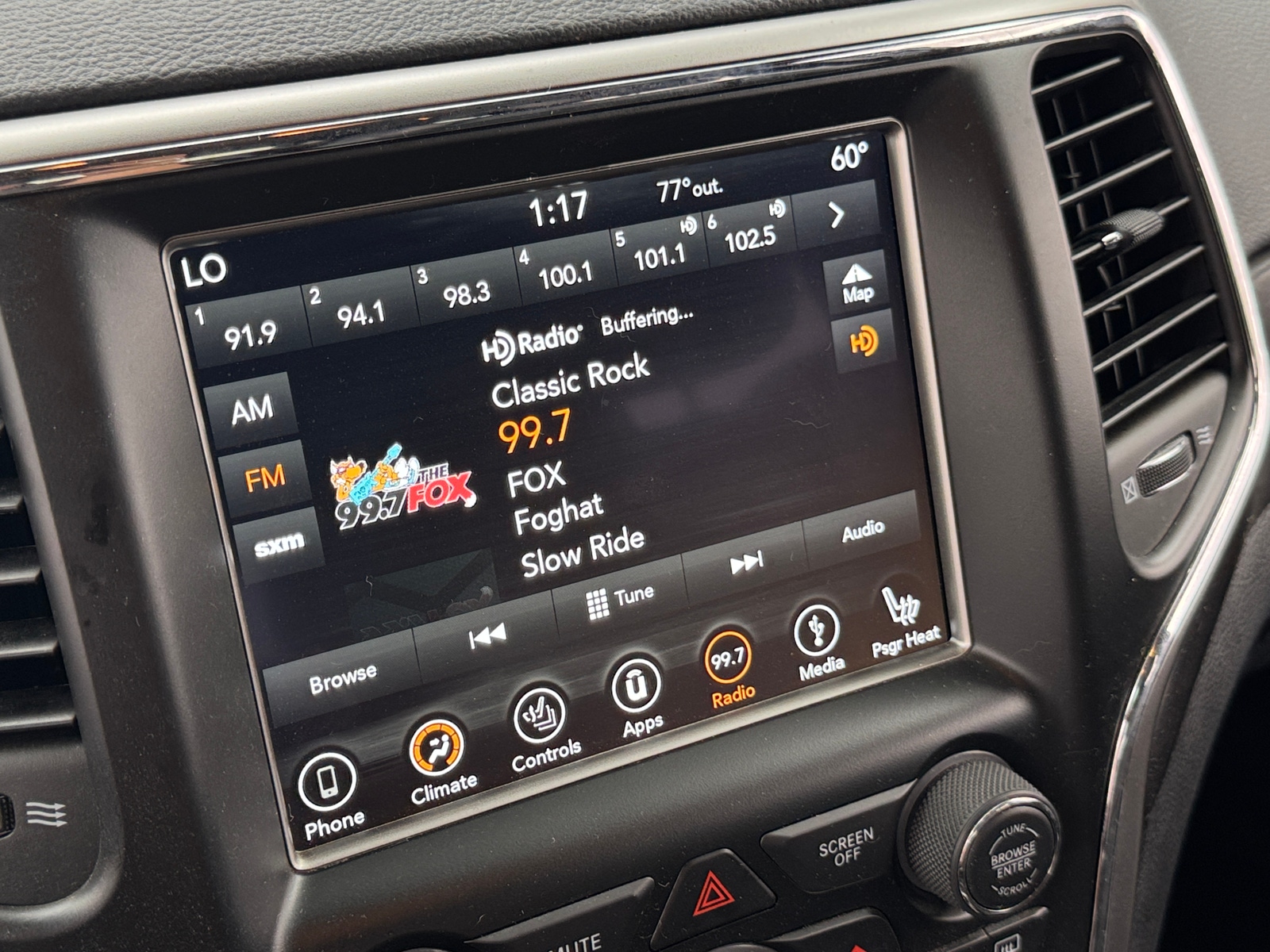 Thumbnail: 2018 Jeep Grand Cherokee - 3