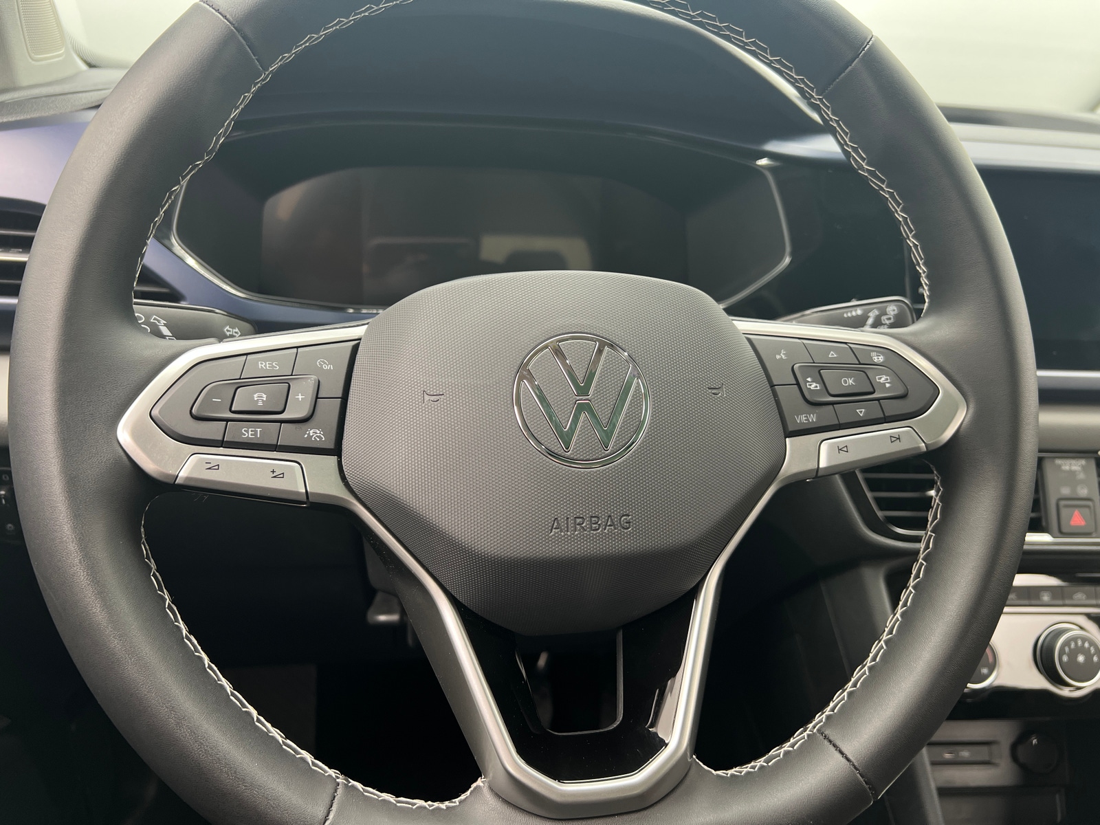 Thumbnail: 2023 Volkswagen Taos - 5