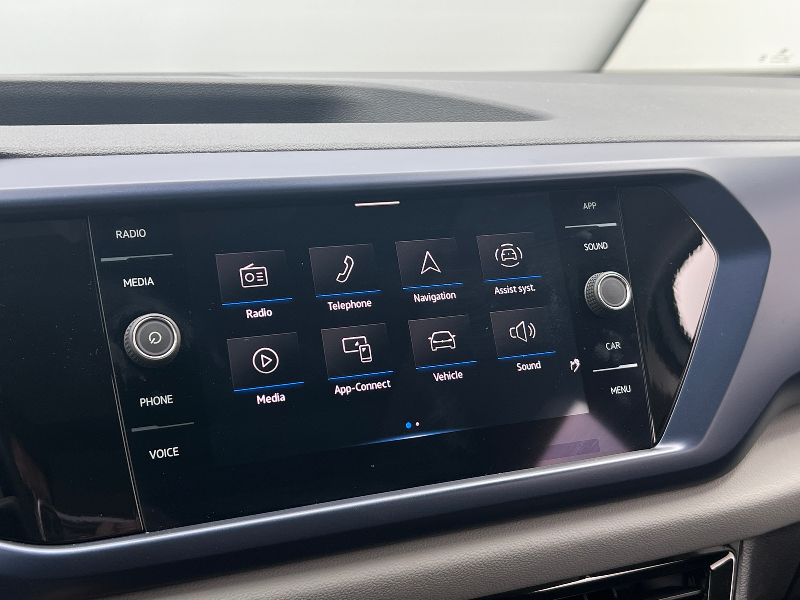 Thumbnail: 2023 Volkswagen Taos - 4