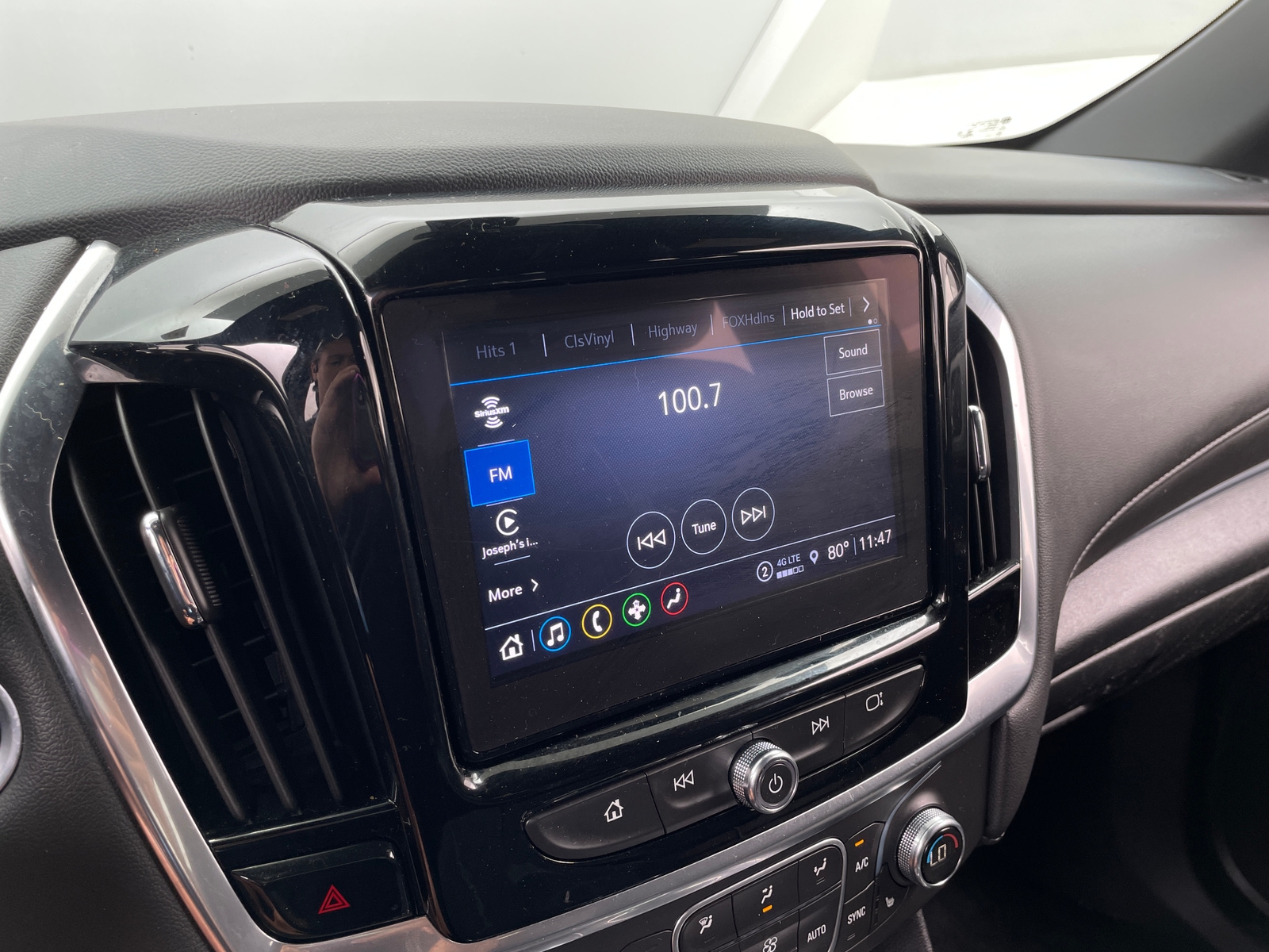 Thumbnail: 2022 Chevrolet Traverse - 4