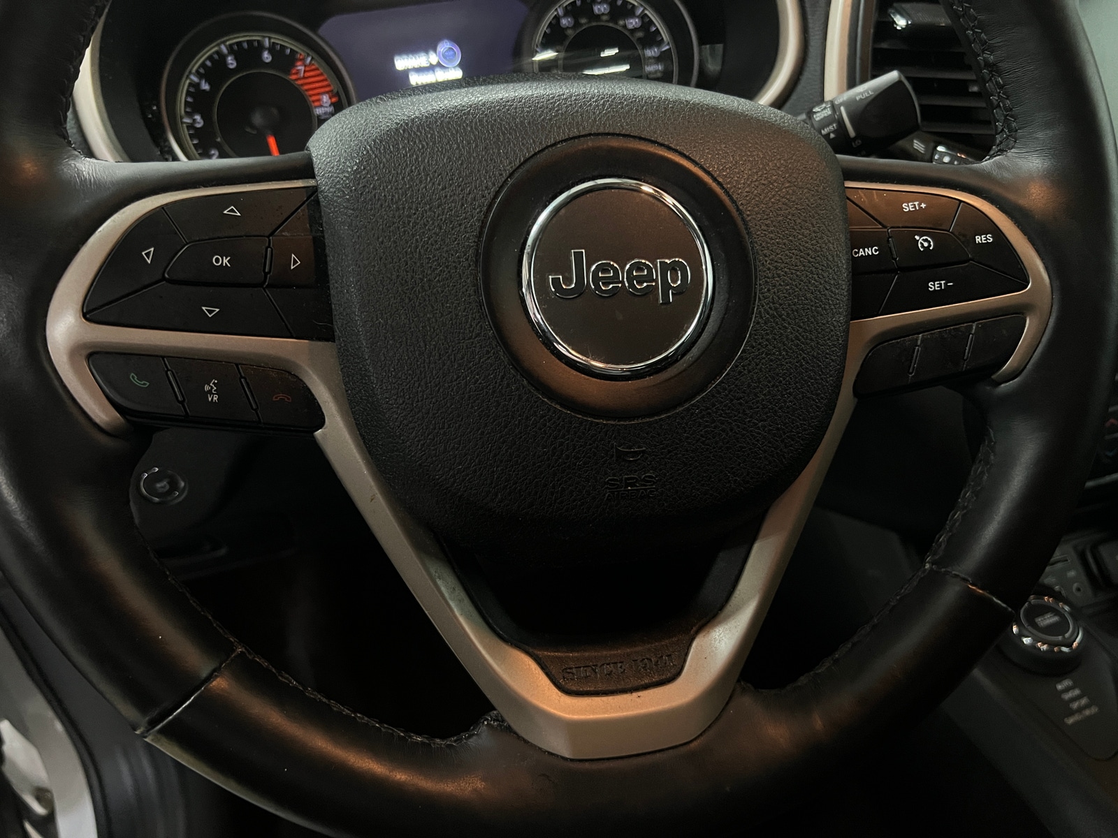Thumbnail: 2018 Jeep Cherokee - 4