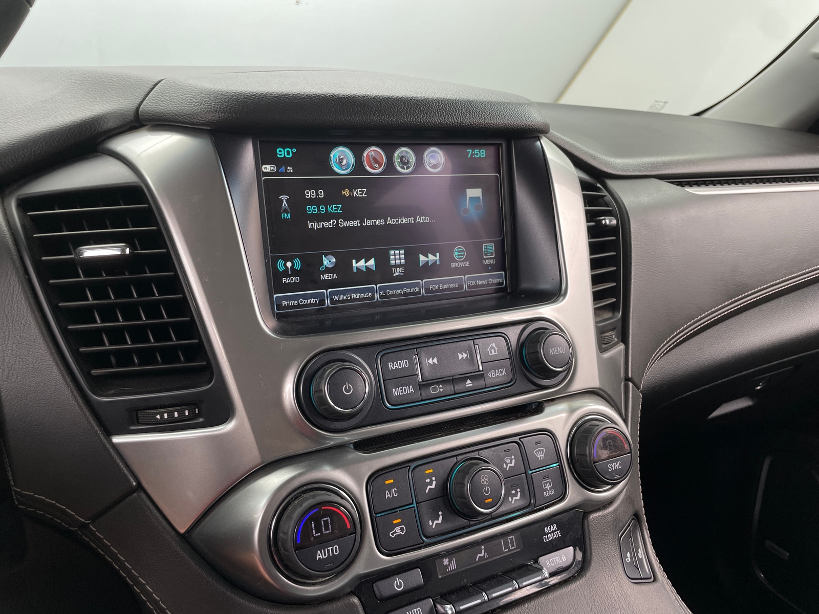 Thumbnail: 2020 Chevrolet Suburban - 3