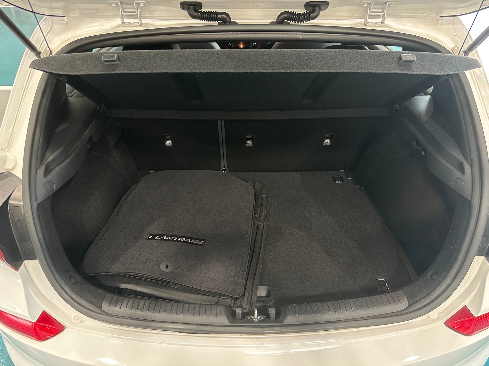Thumbnail: 2018 Hyundai Elantra - 6