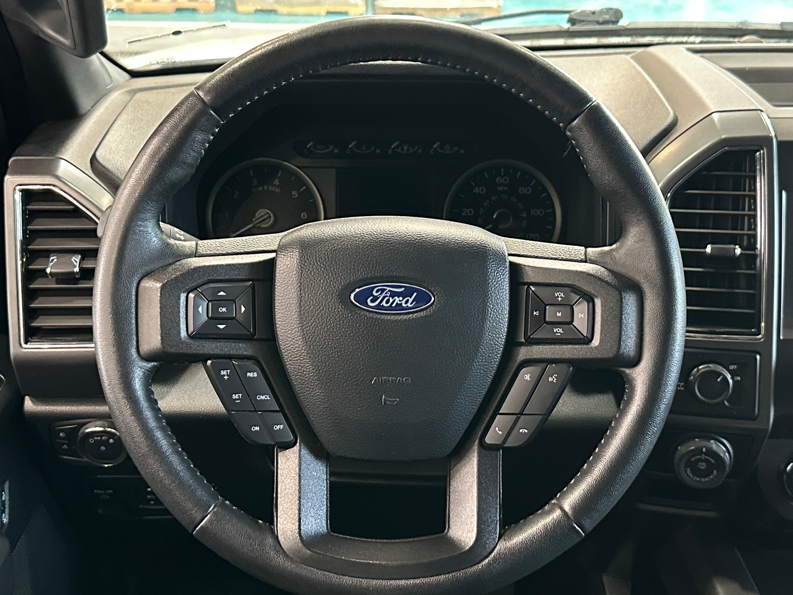 Thumbnail: 2020 Ford Econoline - 5