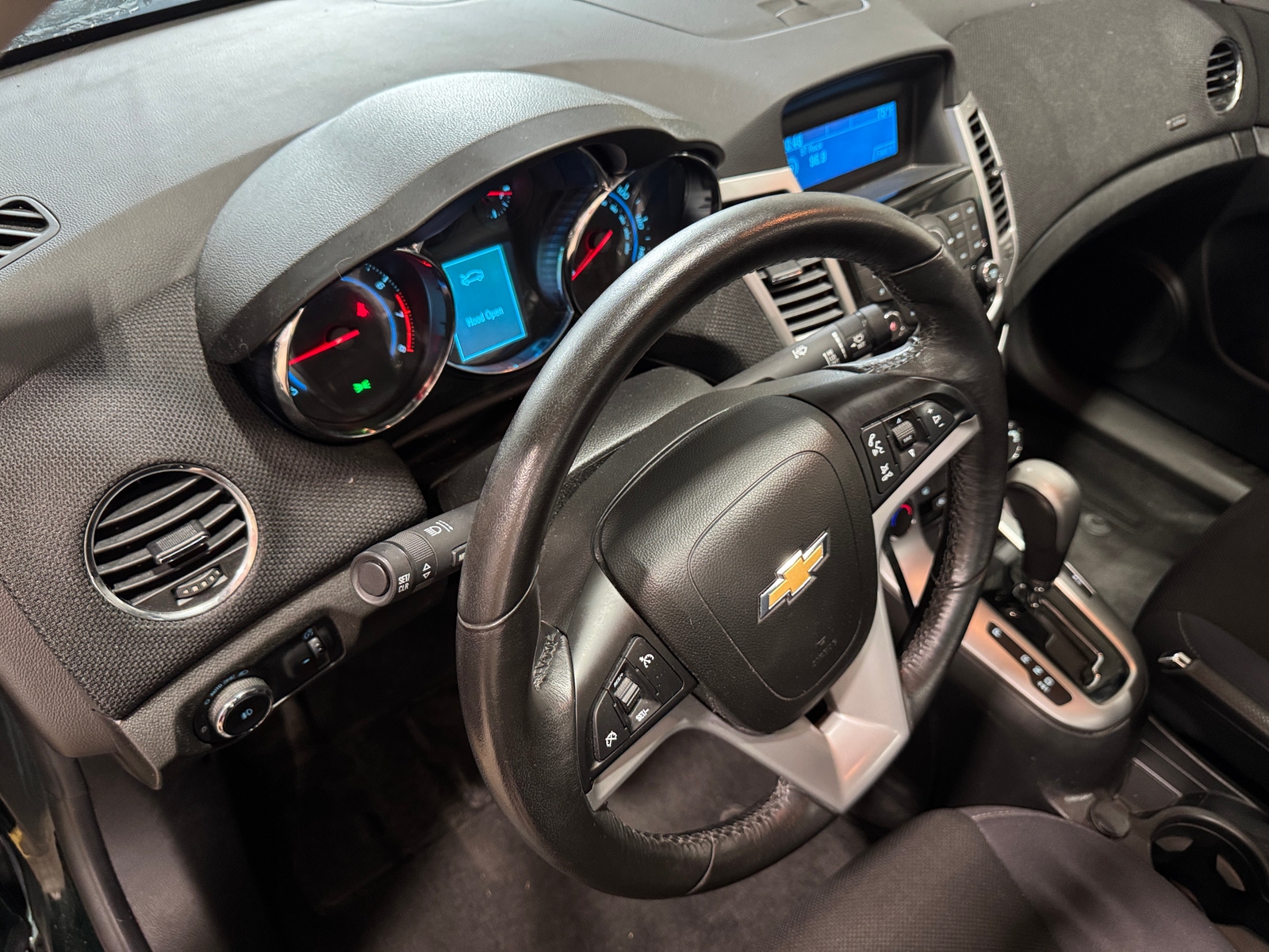 Thumbnail: 2014 Chevrolet Cruze - 3