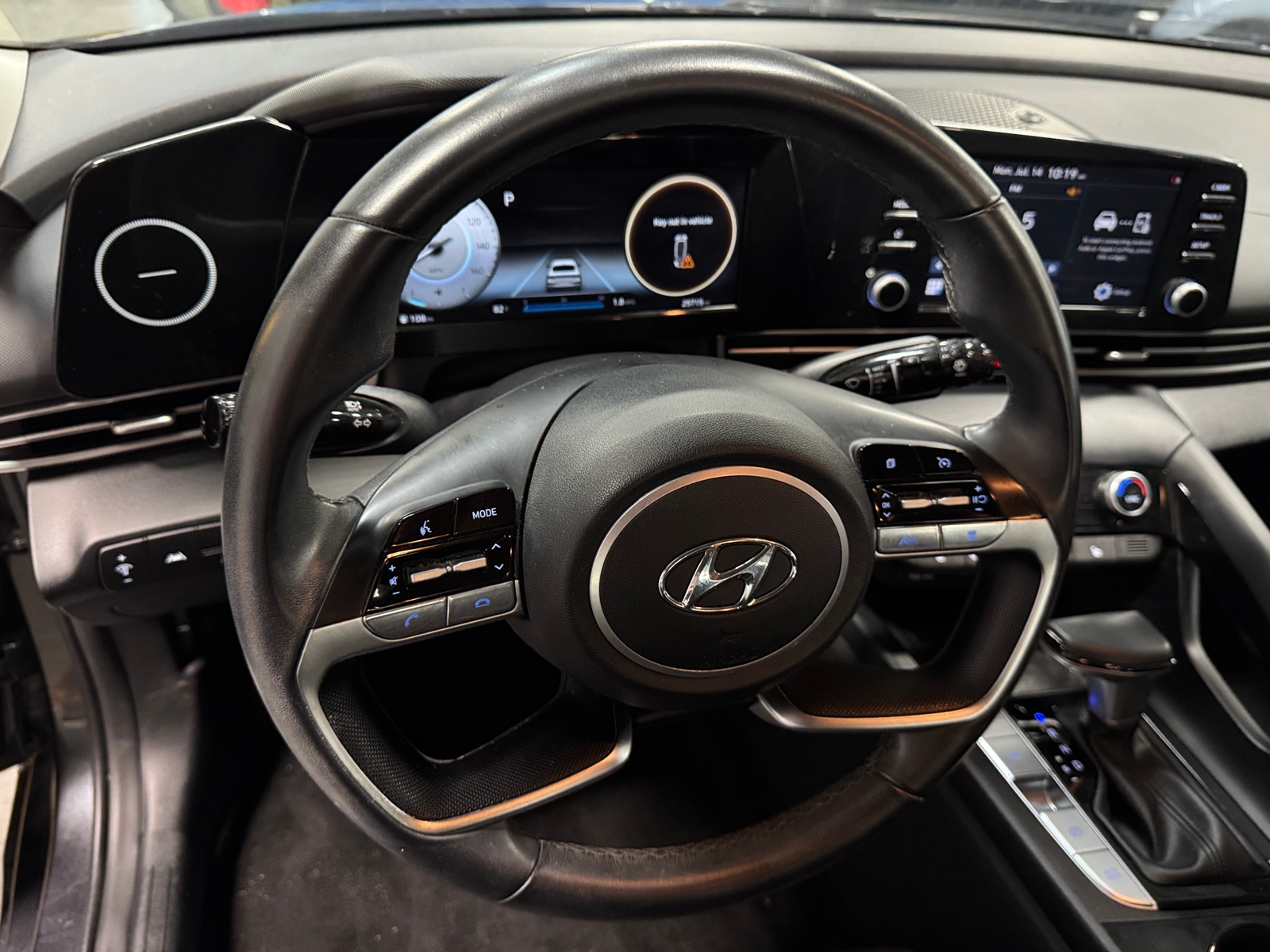 Thumbnail: 2022 Hyundai Elantra - 5