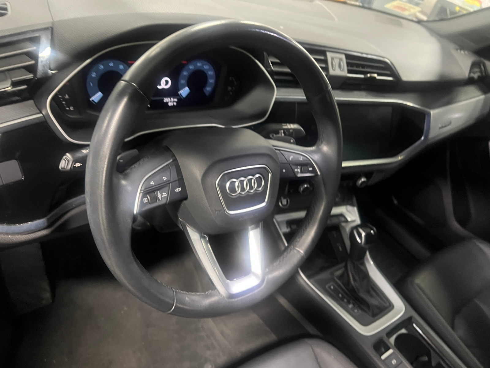 Thumbnail: 2021 Audi Q3 - 4