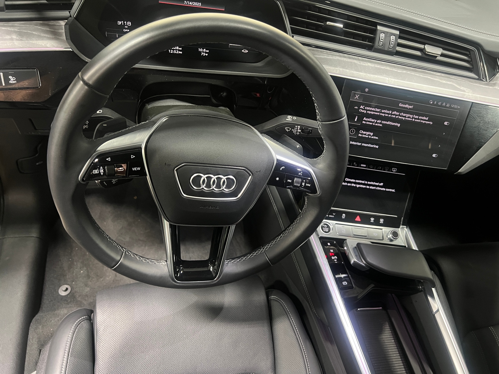 Thumbnail: 2024 Audi Q8 e-tron - 4