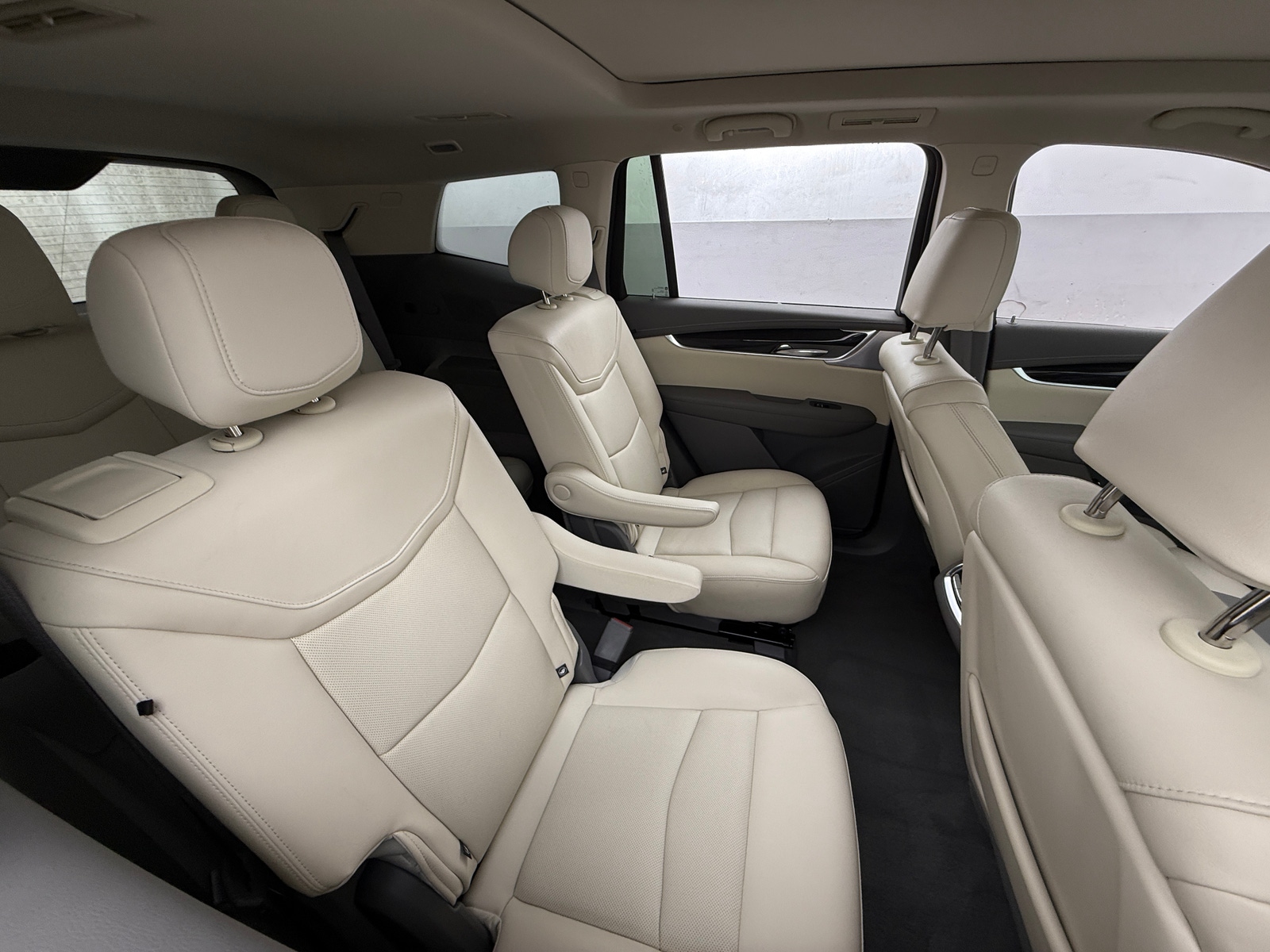 Thumbnail: 2023 Cadillac XT6 - 5