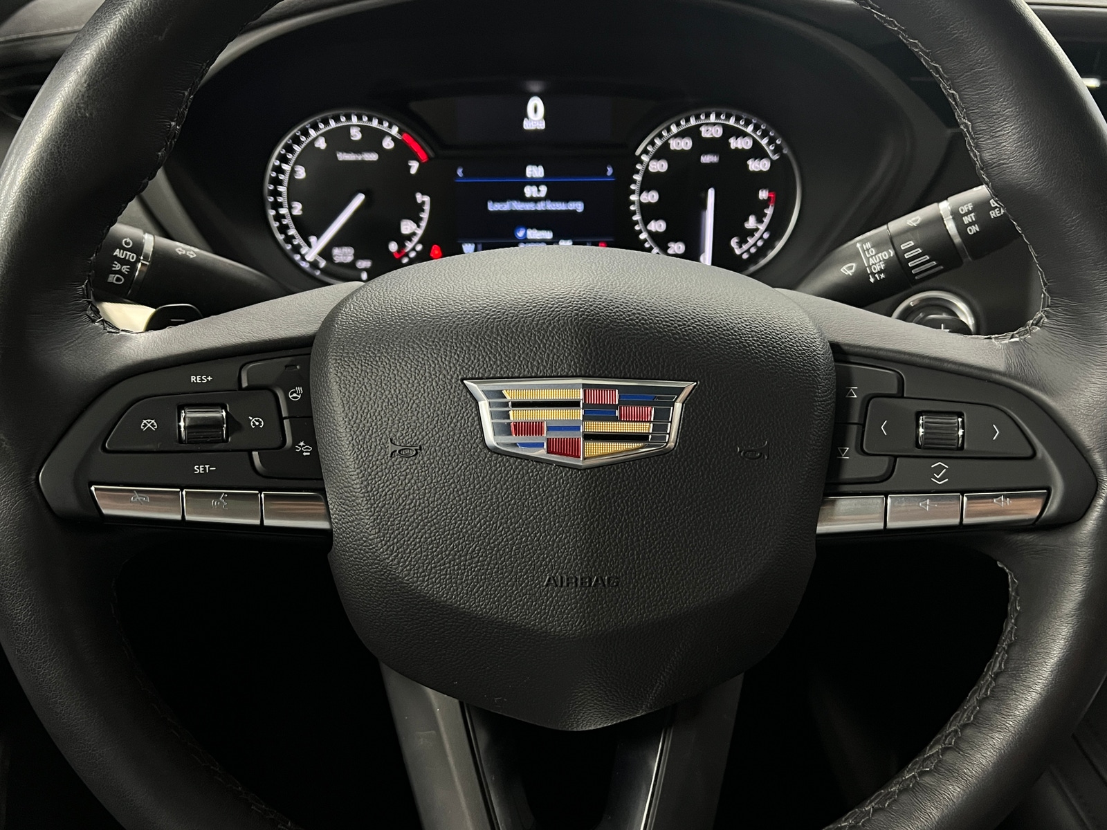 Thumbnail: 2023 Cadillac XT4 - 4