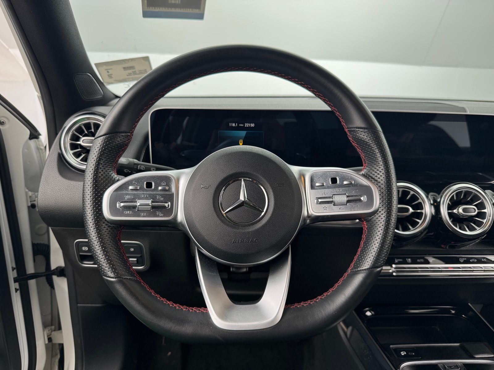 Thumbnail: 2021 Mercedes-Benz GLB - 4