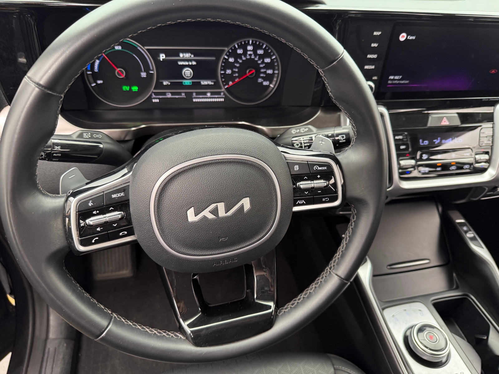Thumbnail: 2022 Kia Sorento - 4