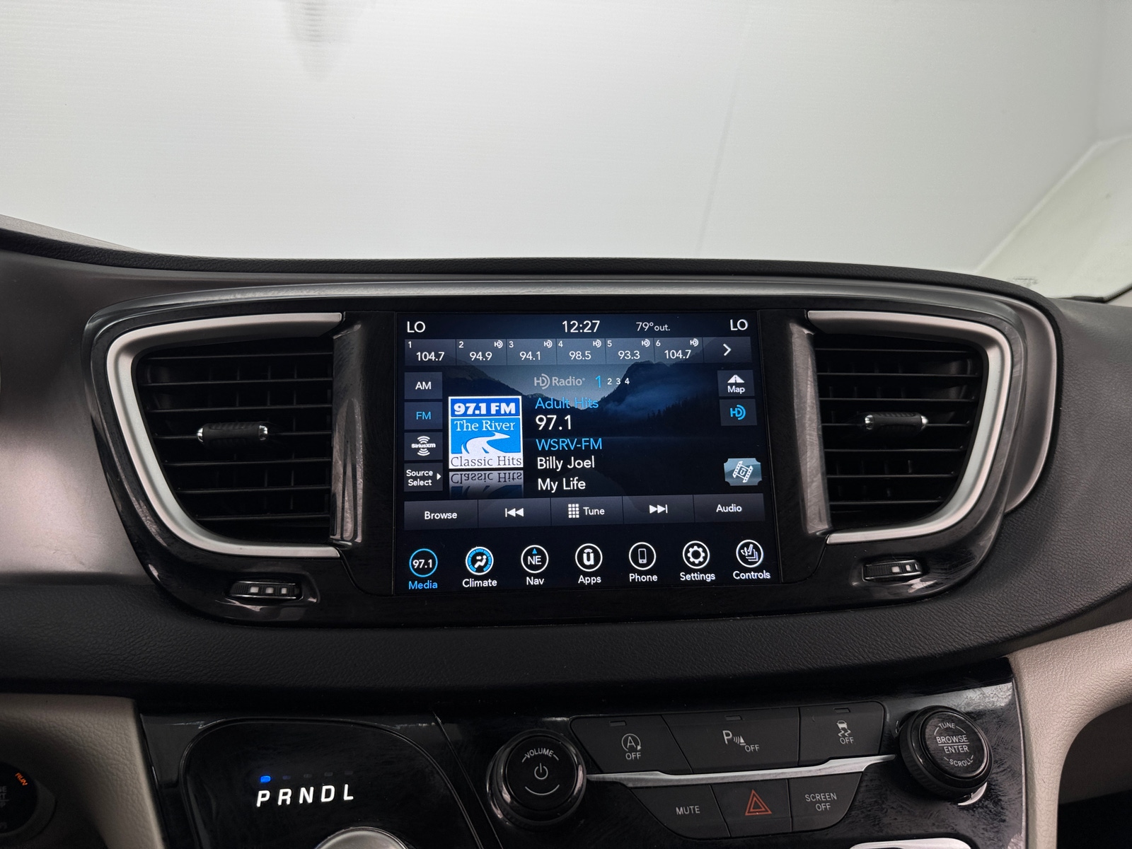 Thumbnail: 2020 Chrysler Pacifica - 3