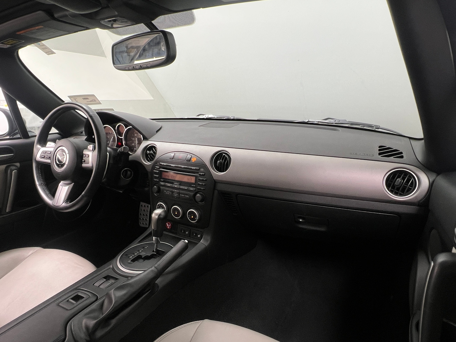 Thumbnail: 2011 Mazda MX-5 Miata - 2
