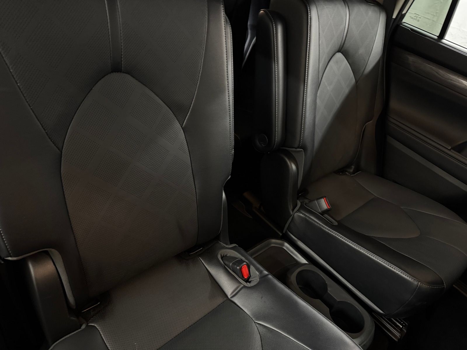 Thumbnail: 2022 Toyota Highlander - 5