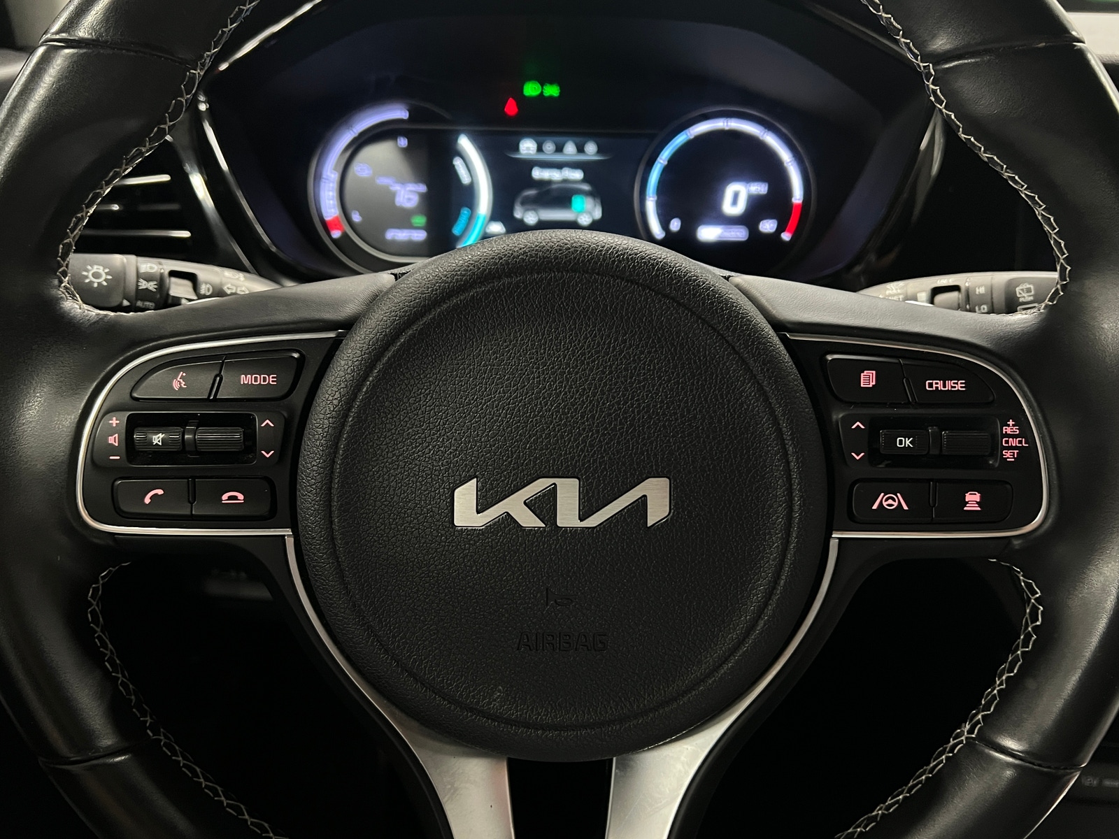 Thumbnail: 2022 Kia Niro - 4