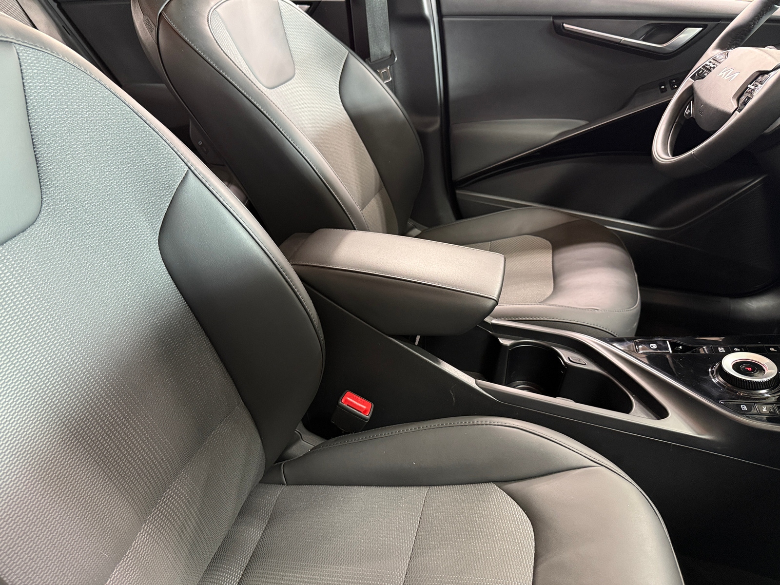 Thumbnail: 2023 Kia Niro - 2