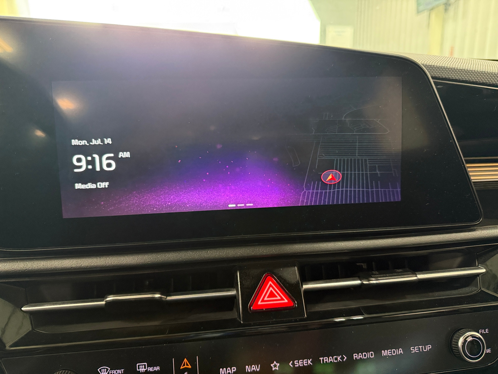 Thumbnail: 2023 Kia Niro - 4
