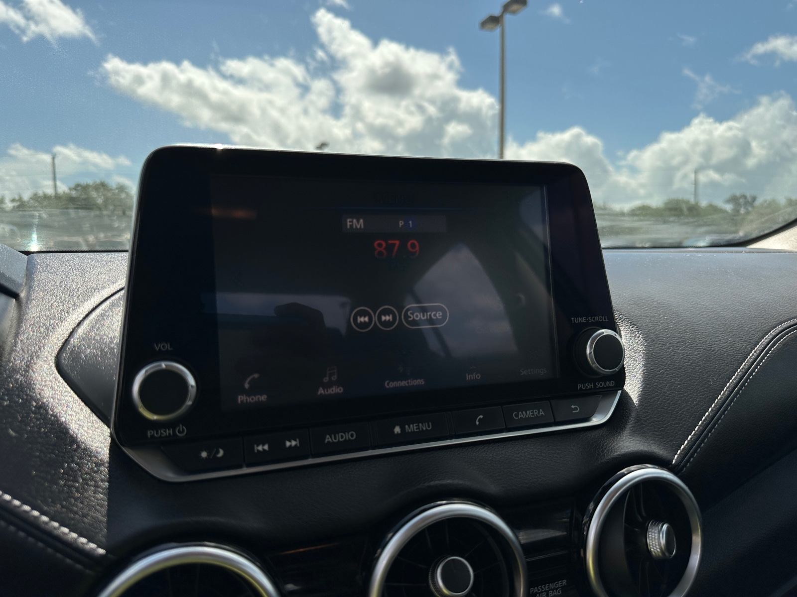 Thumbnail: 2021 Nissan Sentra - 4