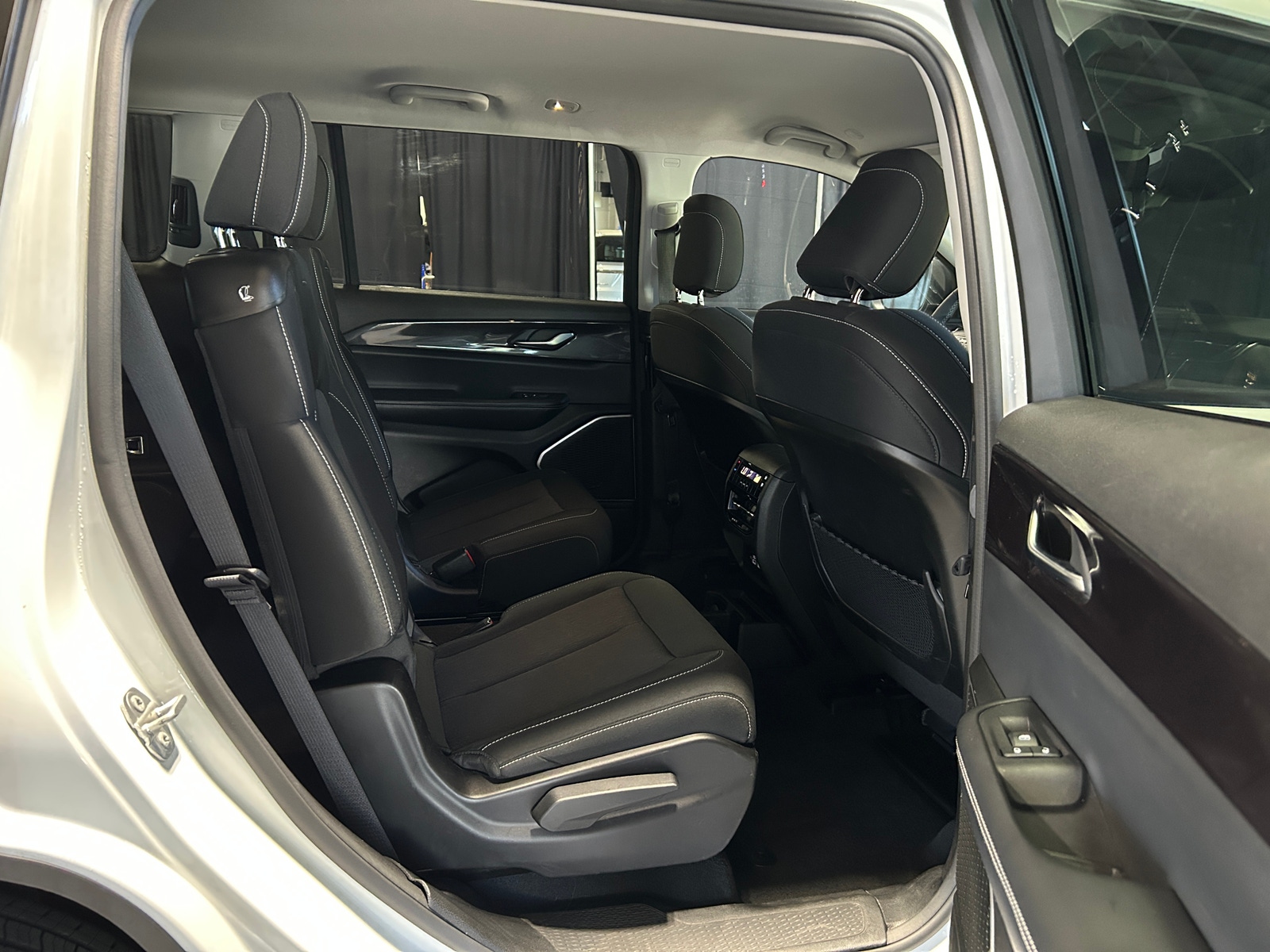 Thumbnail: 2022 Jeep Grand Cherokee L - 6