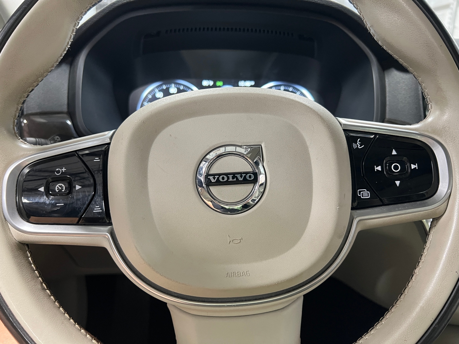 Thumbnail: 2018 Volvo S90 - 4